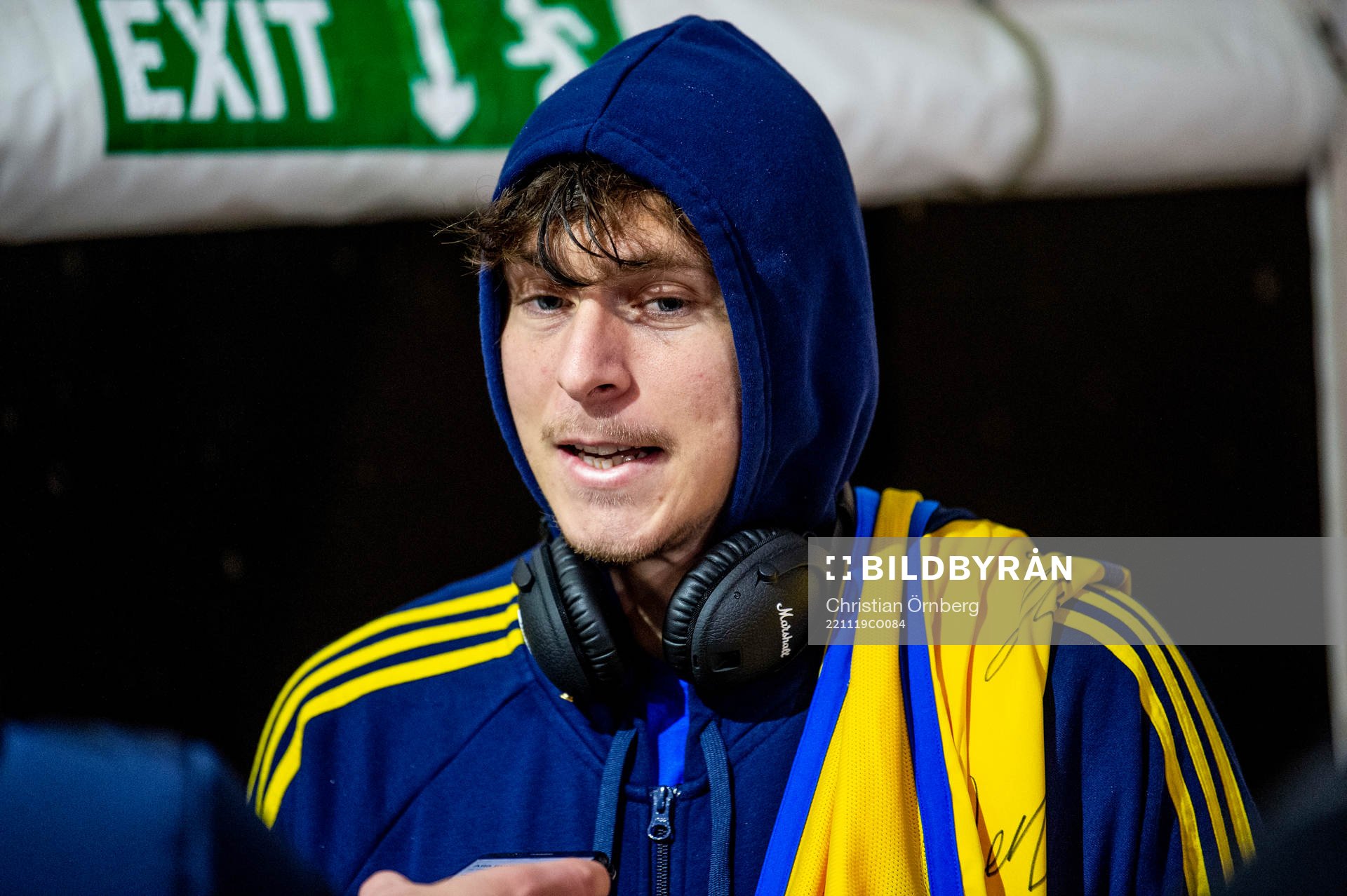 Victor Nilsson Lindelöf of Sweden in the mixed zone after the international friendly football match between Sweden and Algeria on November 19, 2022 in Malmö.