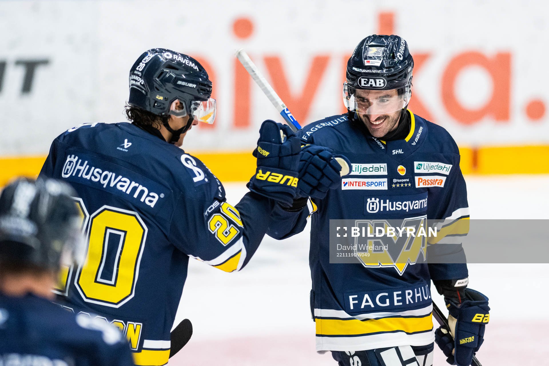 HV71s Joseph Laleggia jublar