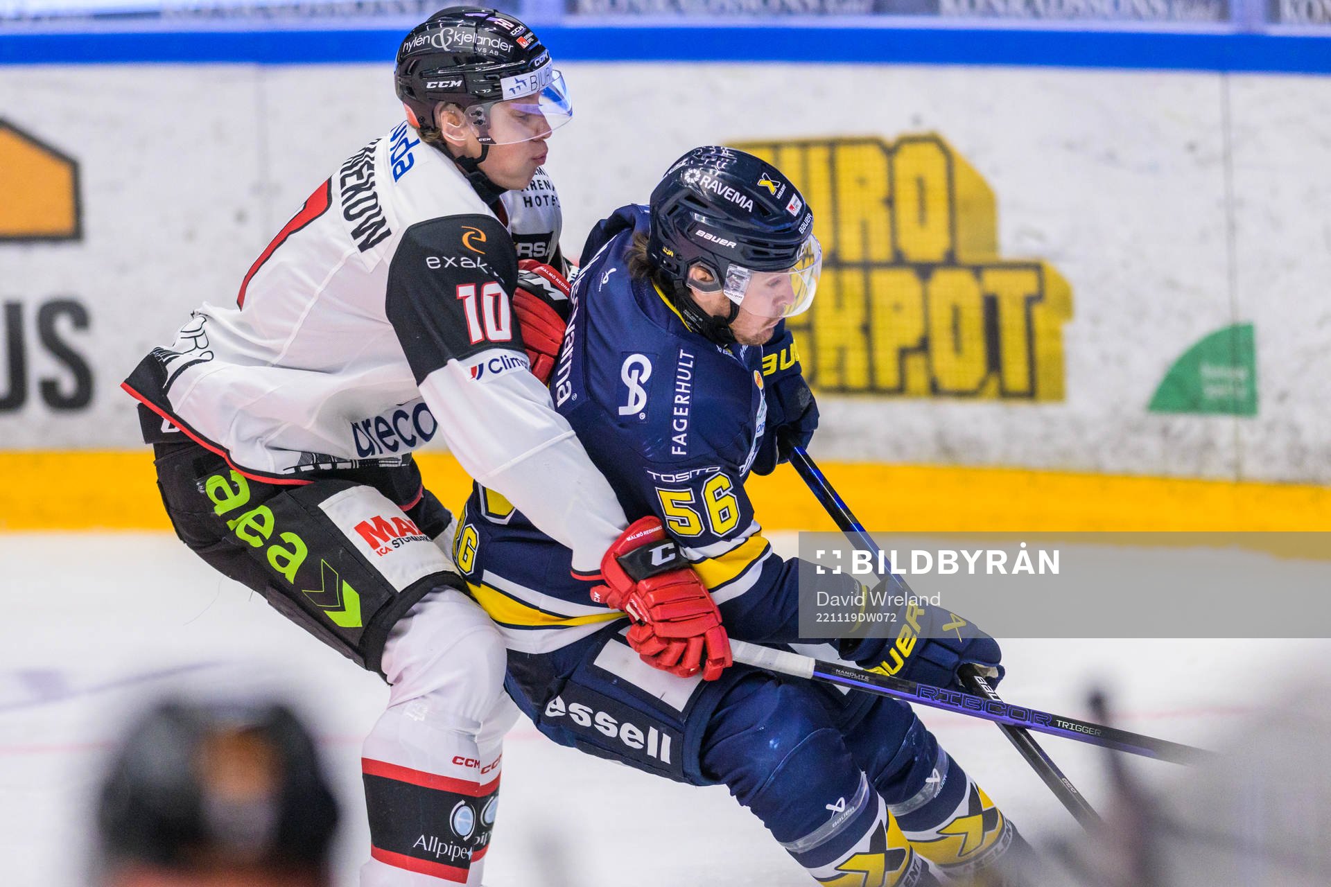 Malmö Redhawks William Von Barnekow och HV71s Fredrik