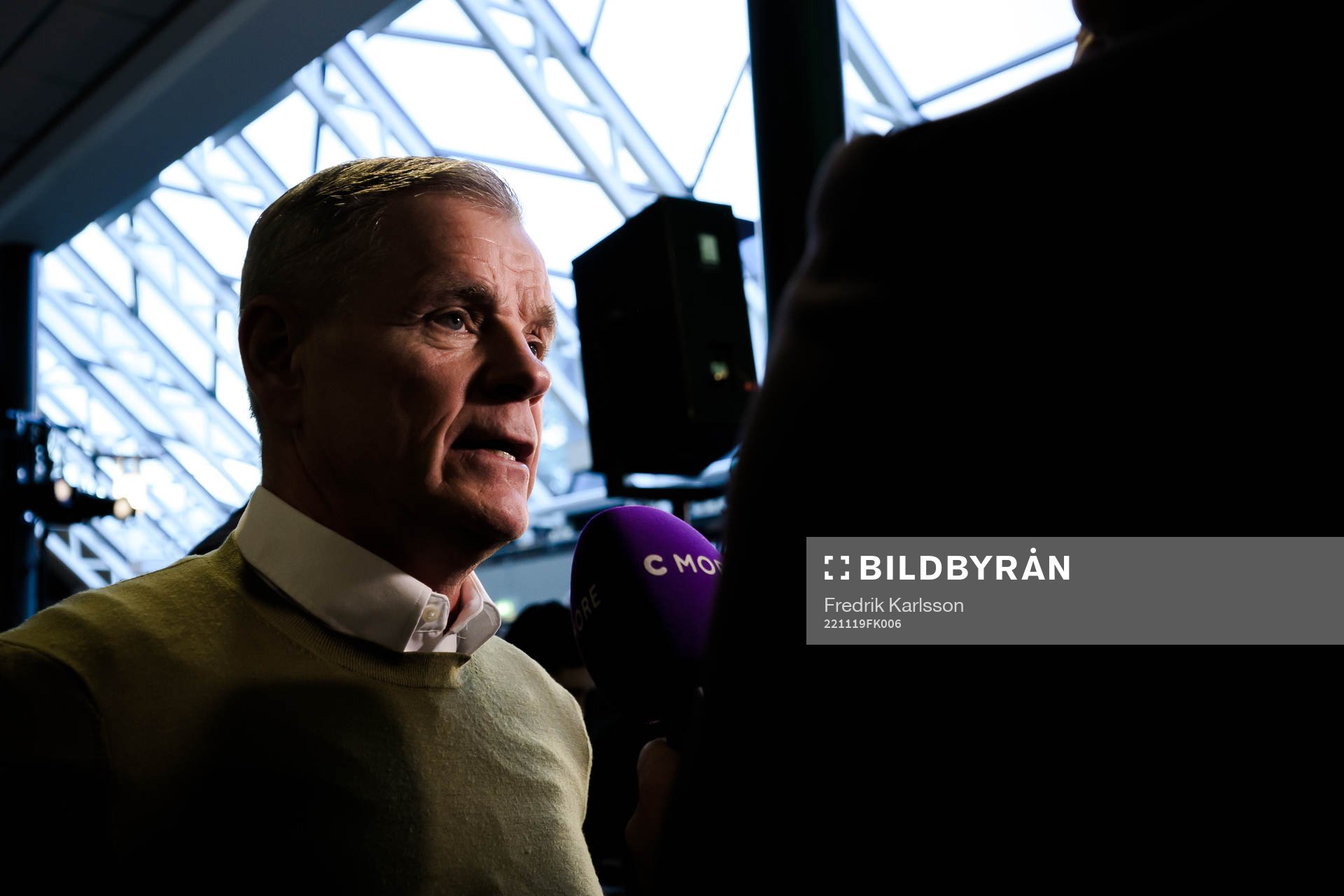 Håkan Loob blir intervjuad ab C More