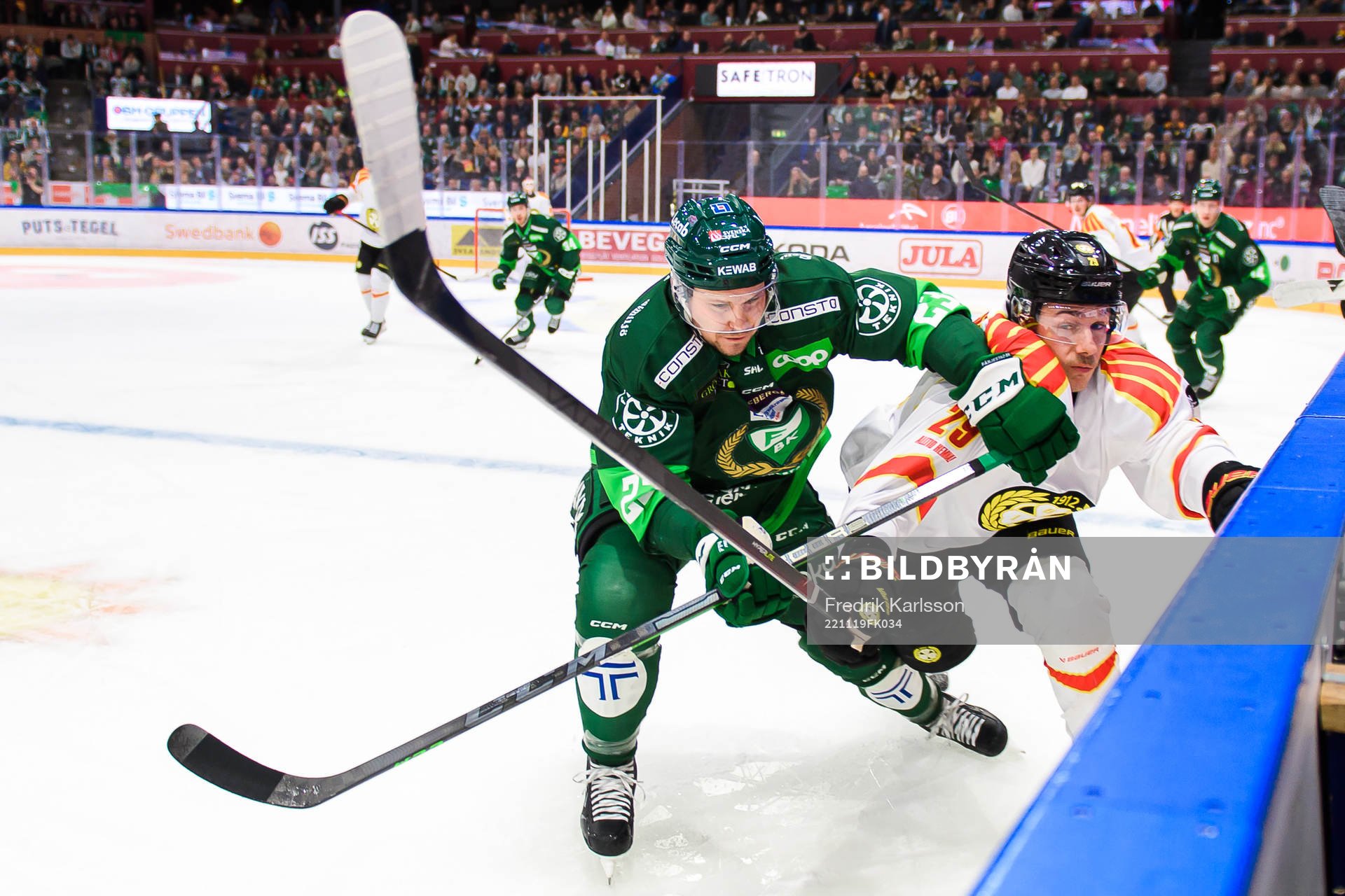 Färjestads Ville Pokka och Brynäs Oscar Birgersson