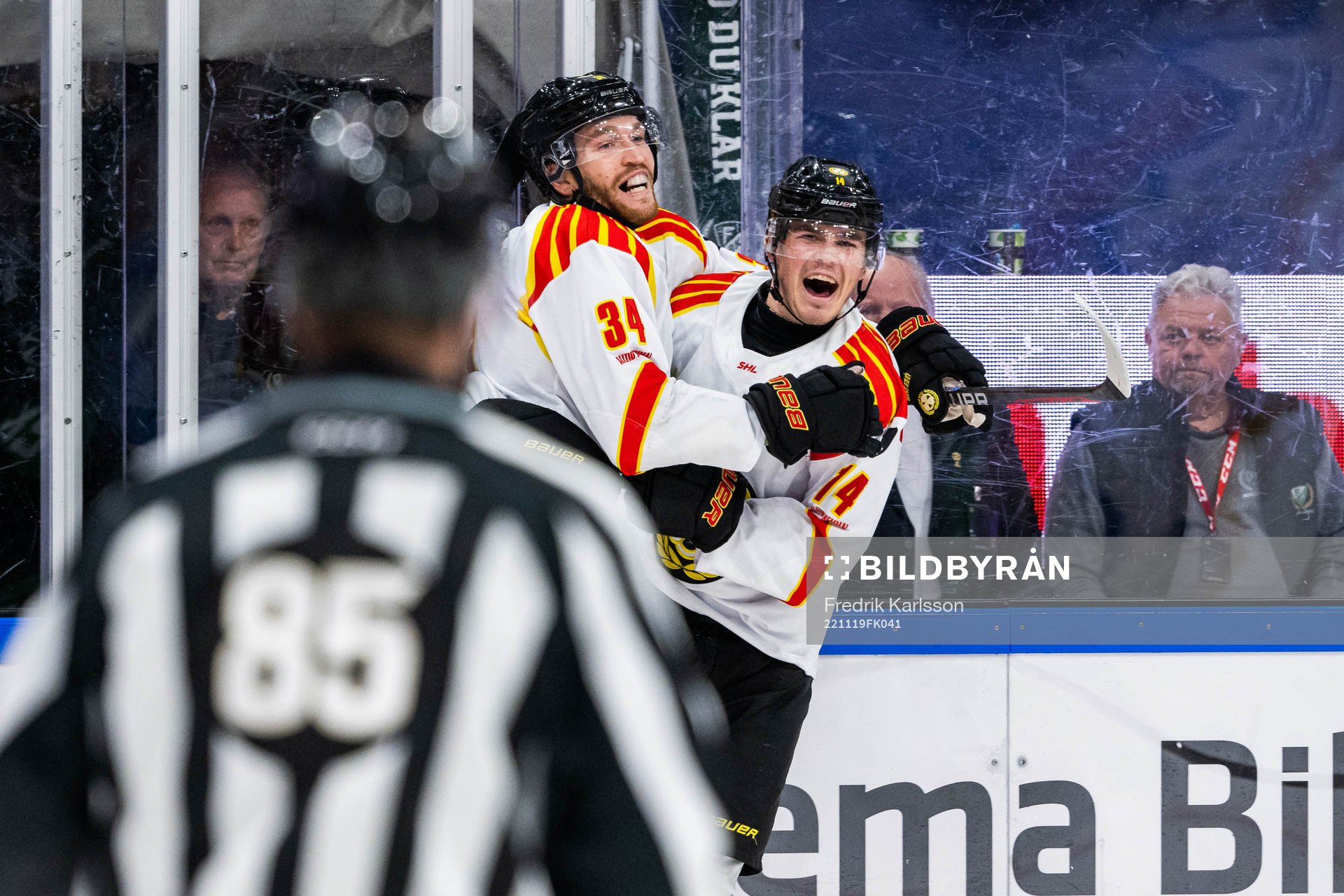 Brynäs Alexander Ljungkrantz jublar