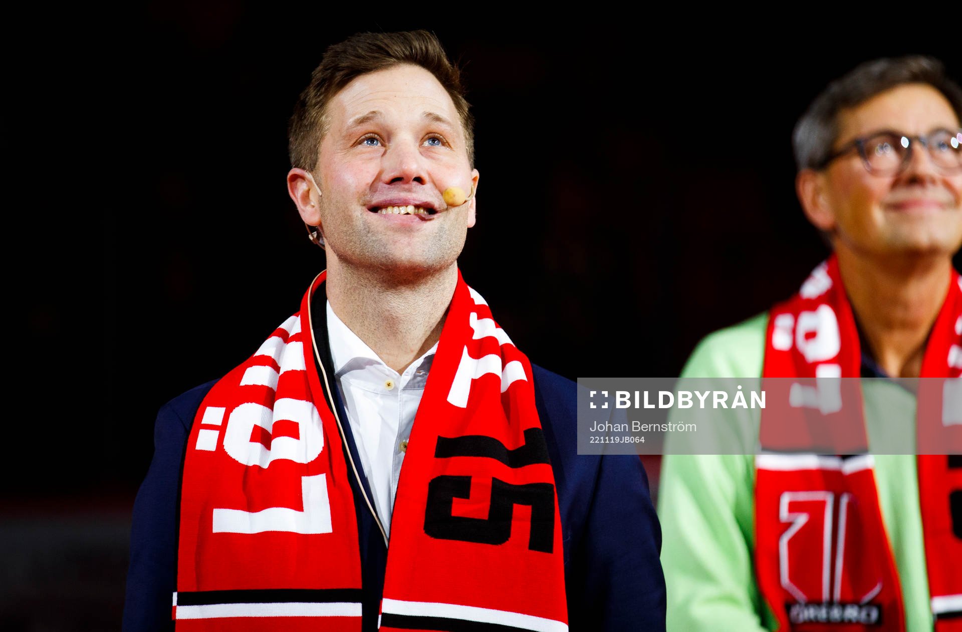 Tidigare örebrospelaren Henrik Löwdahl bredvid sin pappa