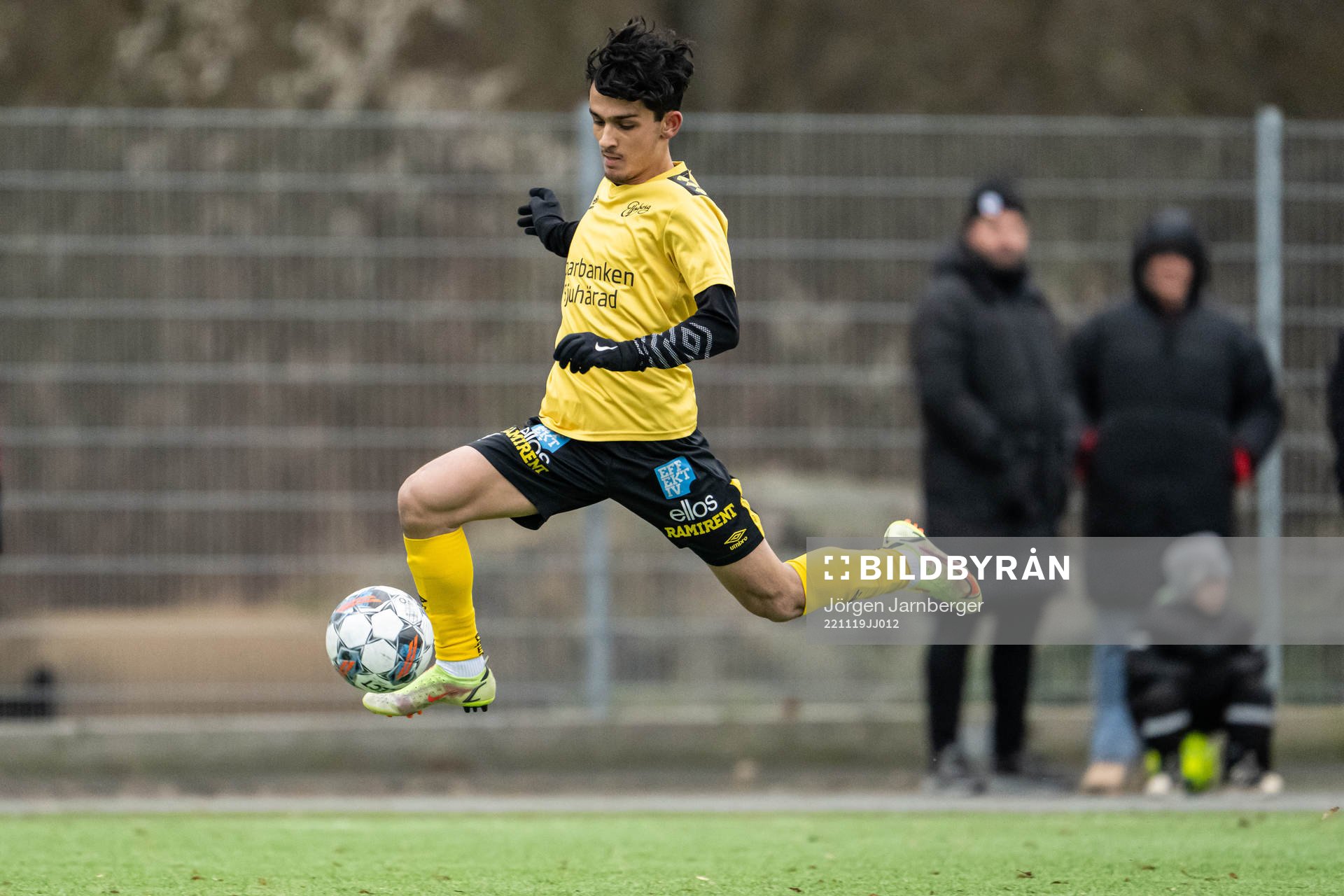 Elfsborgs Armin Ovaidi under fotbollsmatchen i P16 ligacupen mellan Elfsborg och Norrköping den 19 november 2022 i Borås. 