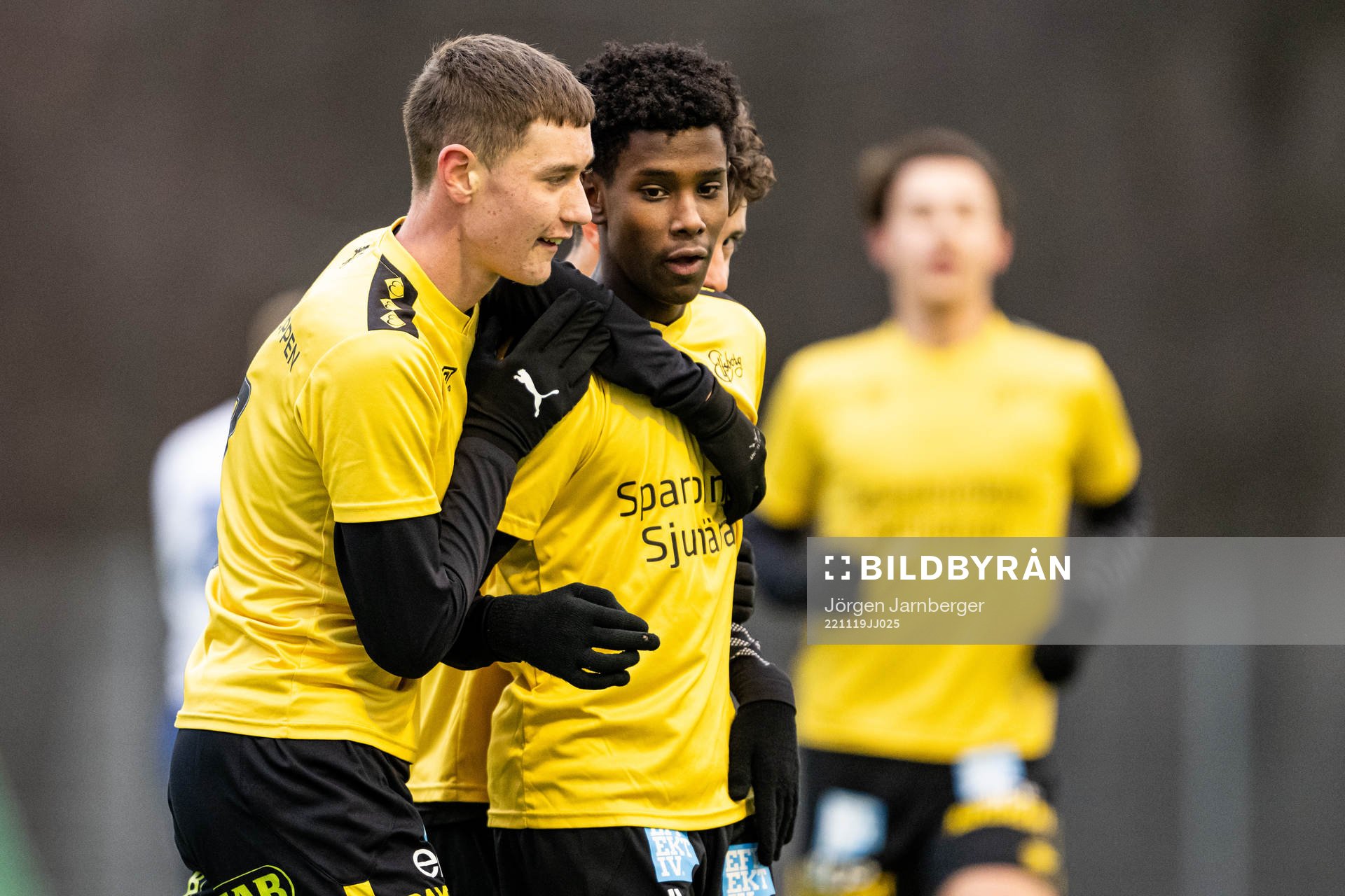 Elfsborgs Simon Edman jublar med Robin Svernfors