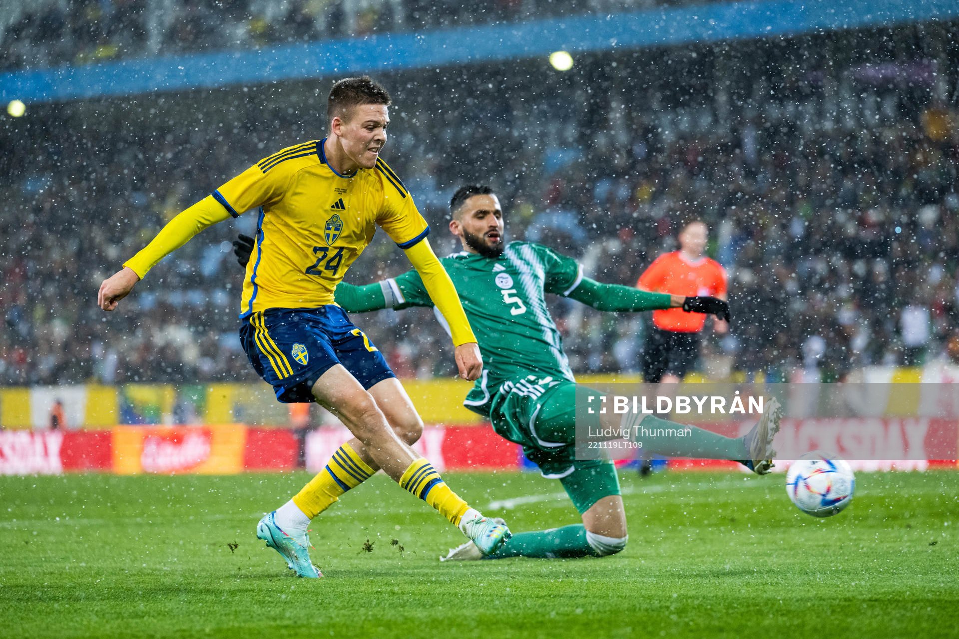 Emil Holm of Sweden and Ahmed Touba of Algeria during the international friendly football match between Sweden and Algeria on November 19, 2022 in Malmö.