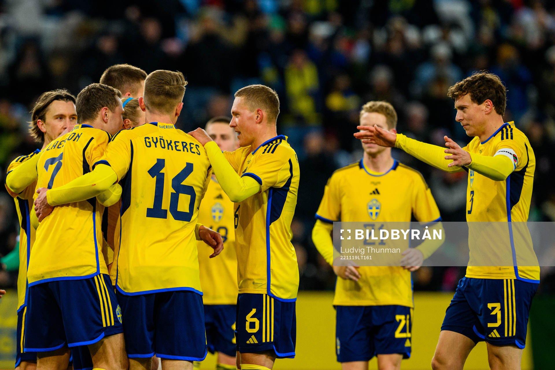 Victor Nilsson Lindelöf of Sweden celebrate 1-0 with his