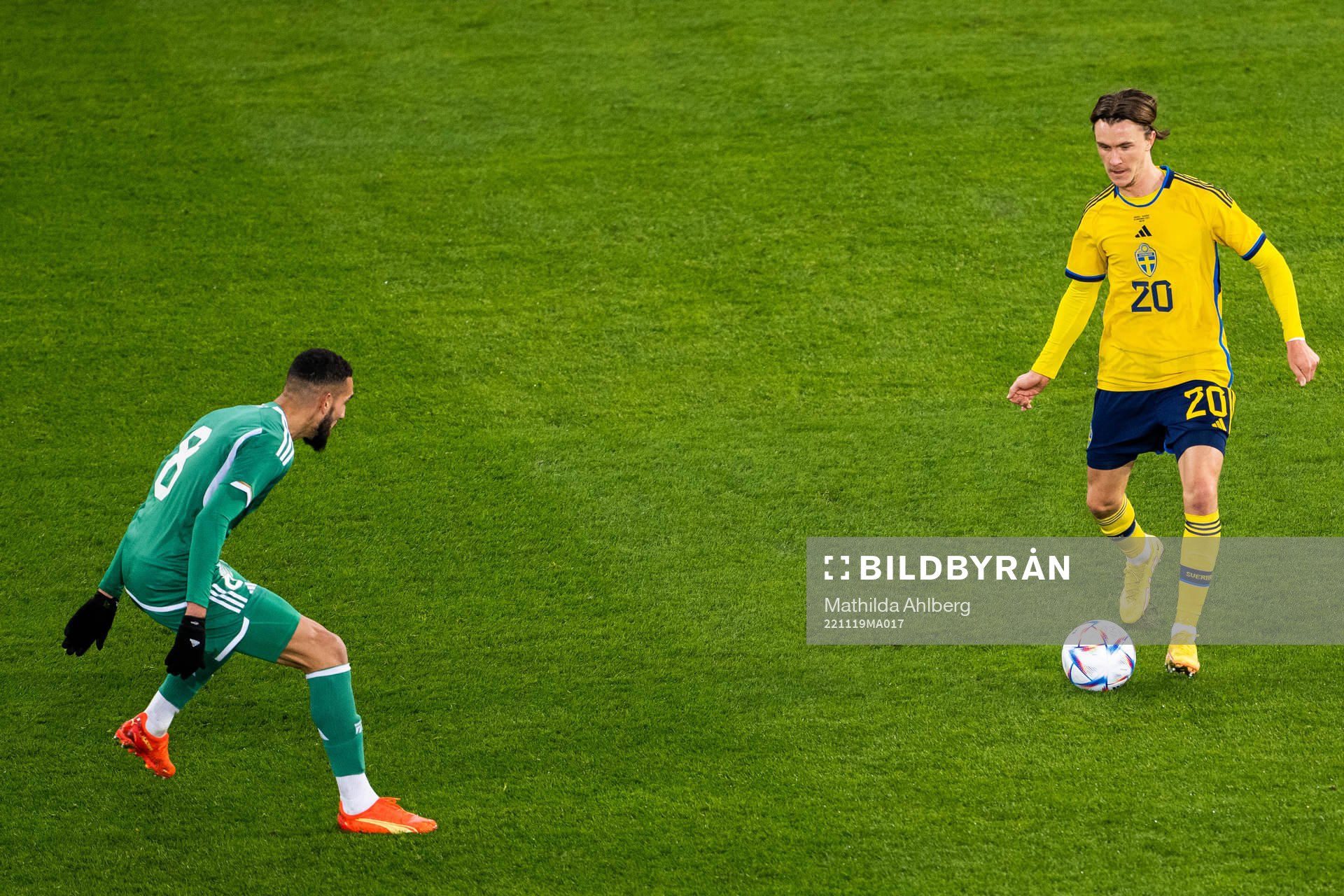 Nabil Bentaleb of Algeria and Kristoffer Olsson of Sweden