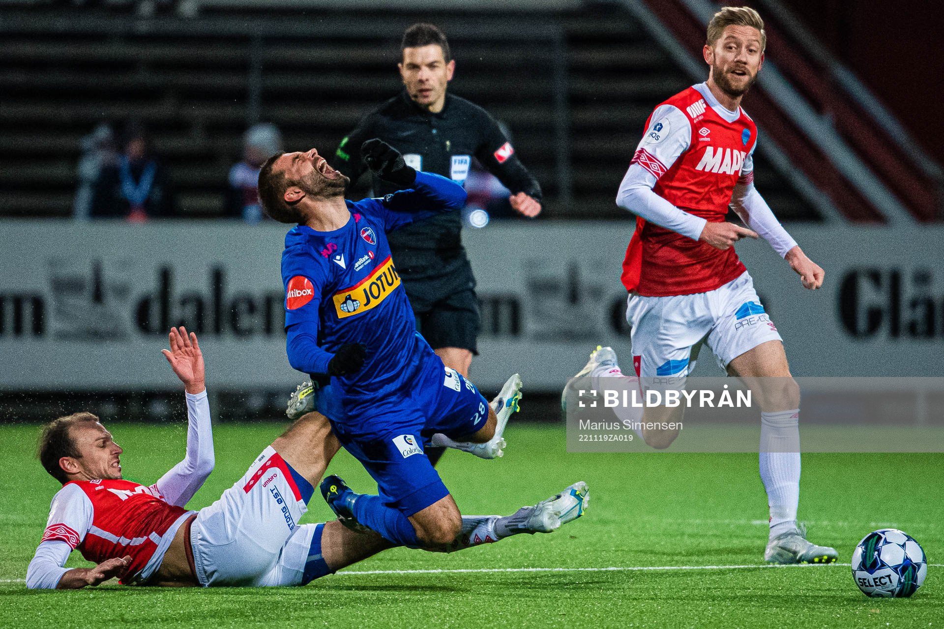 Lars Christian Krogh Gerson of Kongsvinger and Ruben Herraiz Alcaraz of Sandefjord during the Eliteserien playoff football match between Kongsvinger and Sandefjord on November 19, 2022 in Kongsvinger.