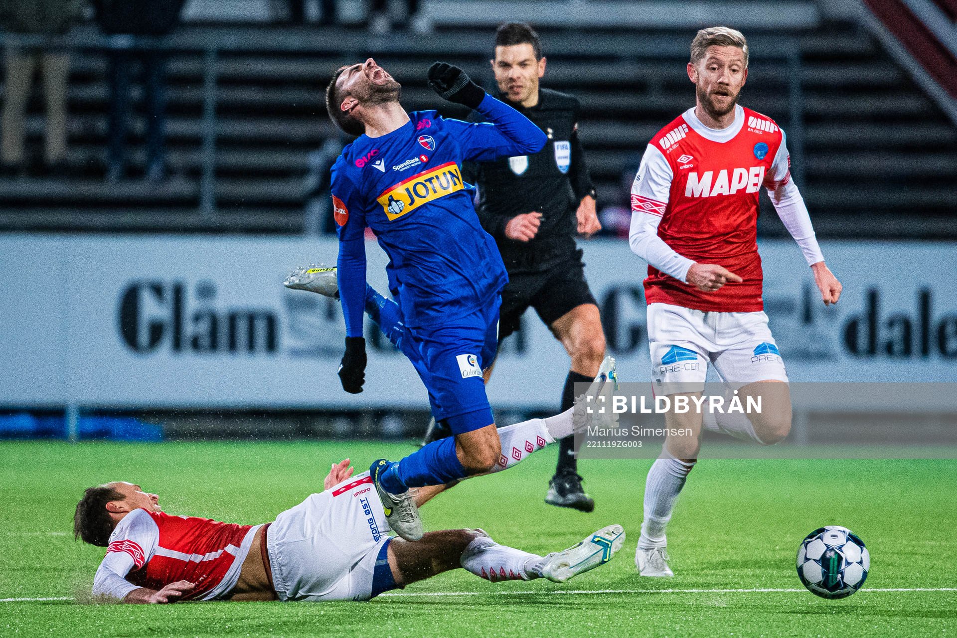 Lars Christian Krogh Gerson of Kongsvinger and Ruben Herraiz Alcaraz of Sandefjord during the Eliteserien playoff football match between Kongsvinger and Sandefjord on November 19, 2022 in Kongsvinger.