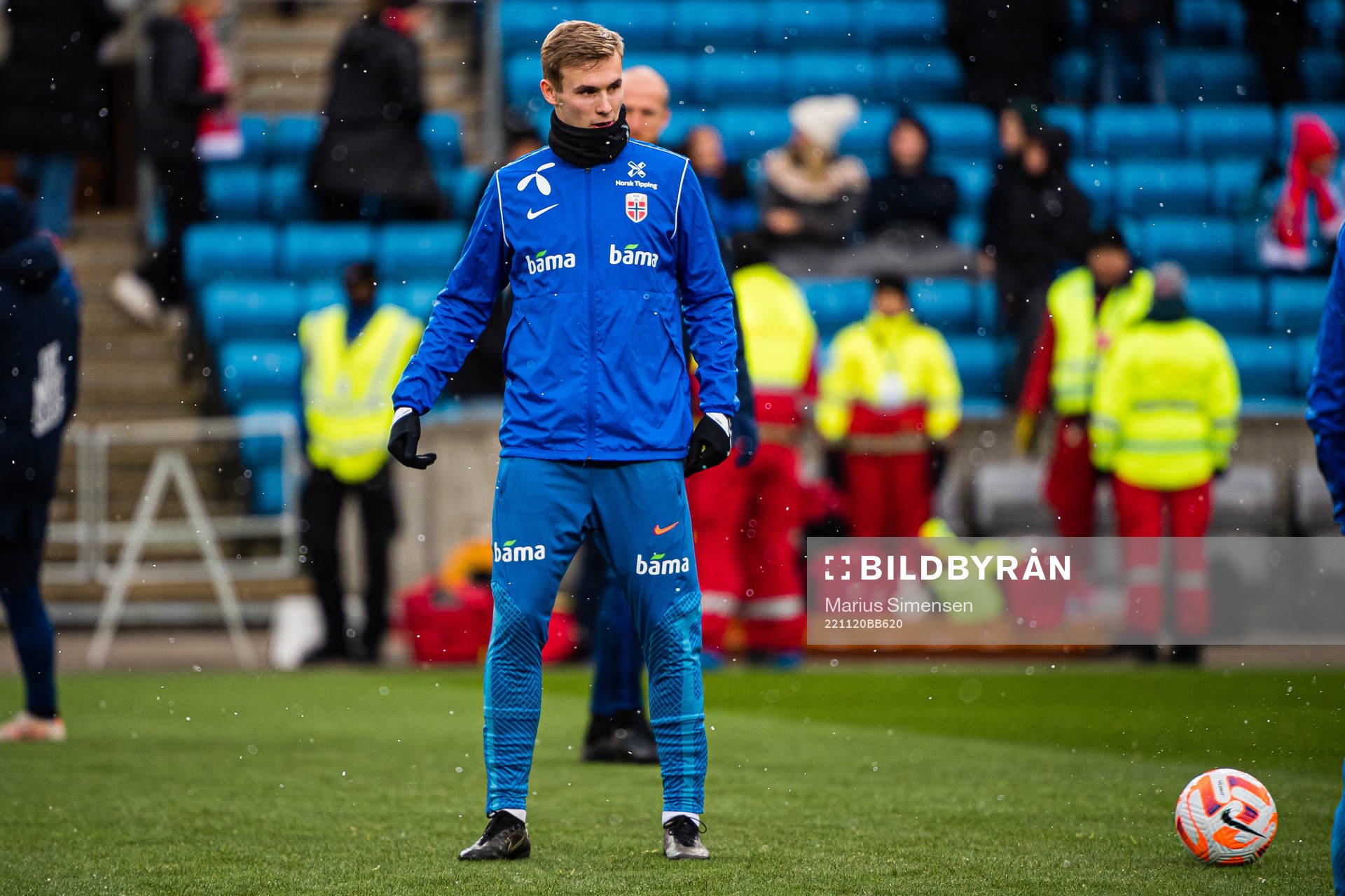 Sivert Heggheim Mannsverk of Norway warms up