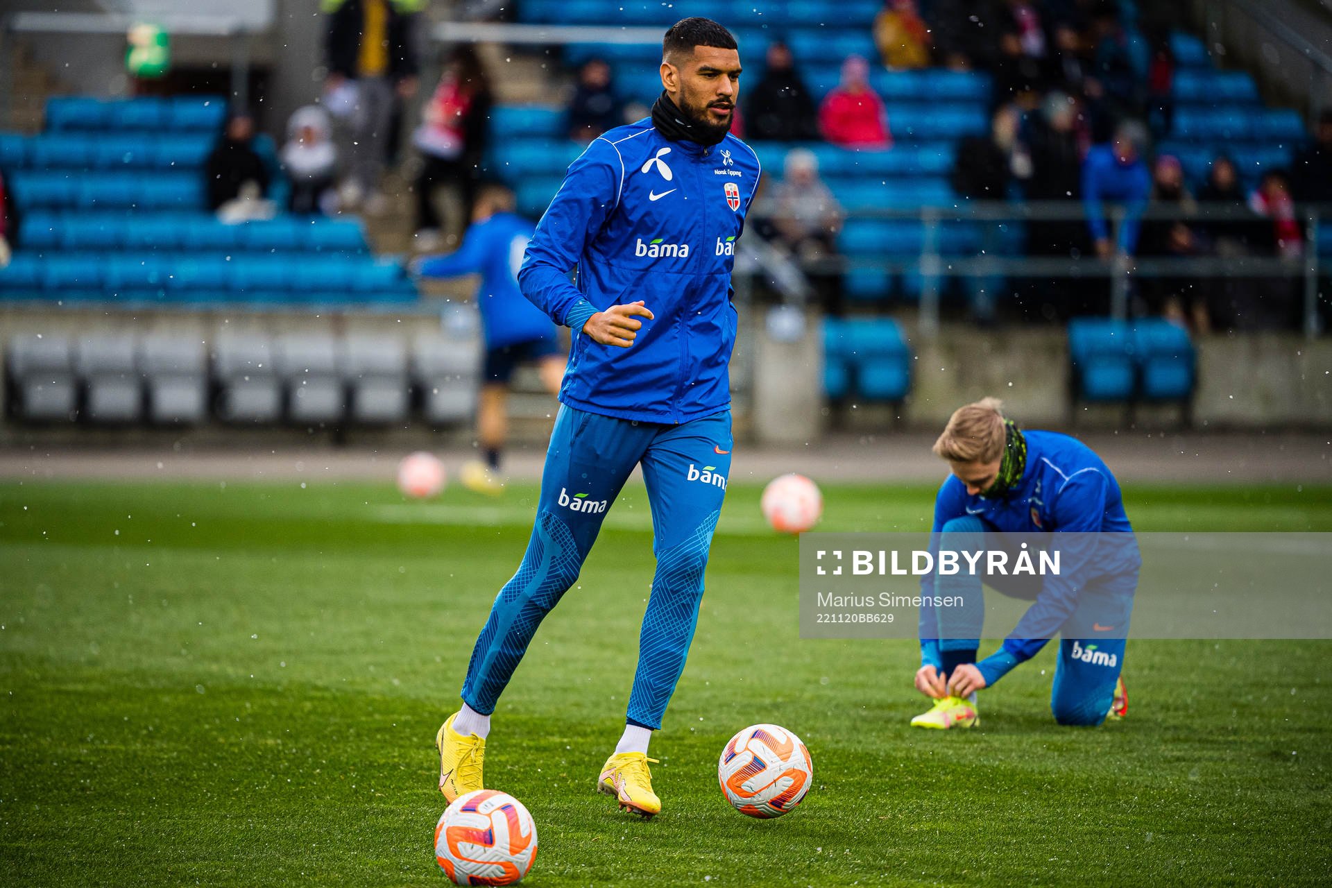Ohikhuaeme Omoijuanfo of Norway warms up