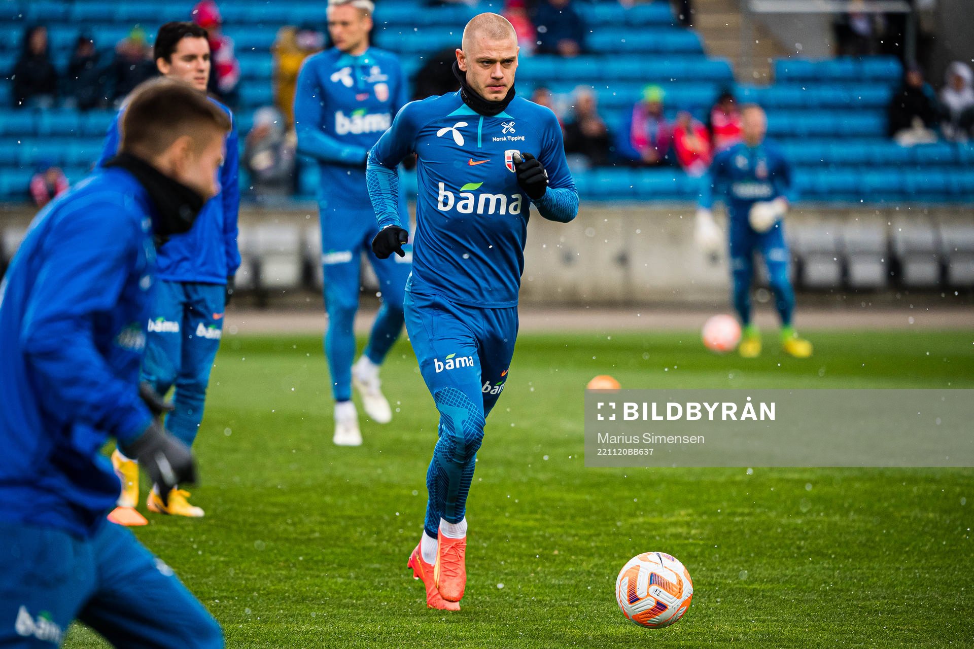 Julian Ryerson of Norway warms up