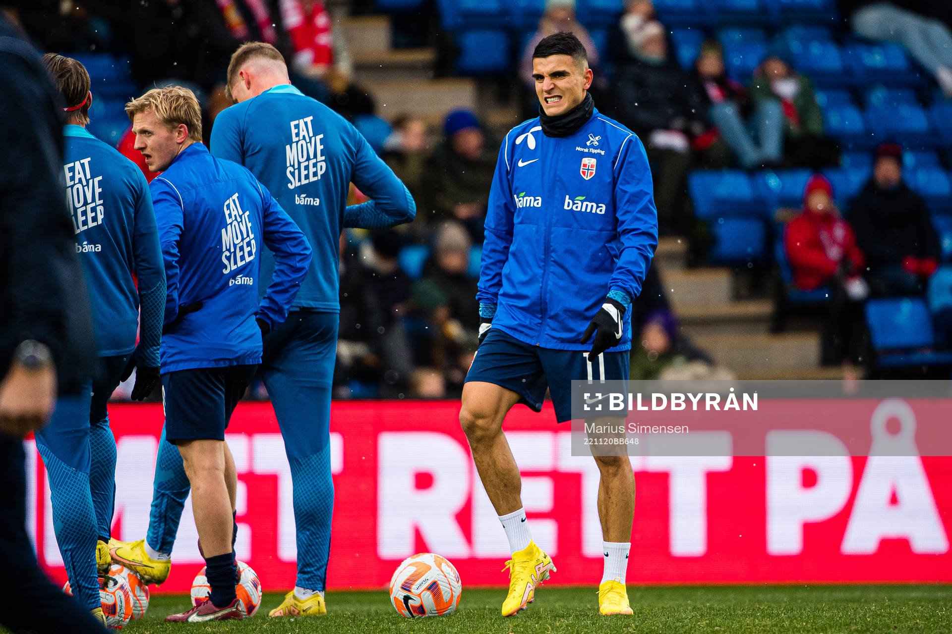 Mohamed Elyounoussi of Norway warms up