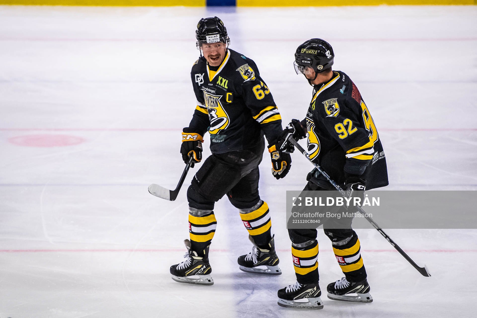 Panterns Viktor Holmkvist och Sebastian Molldén jublar