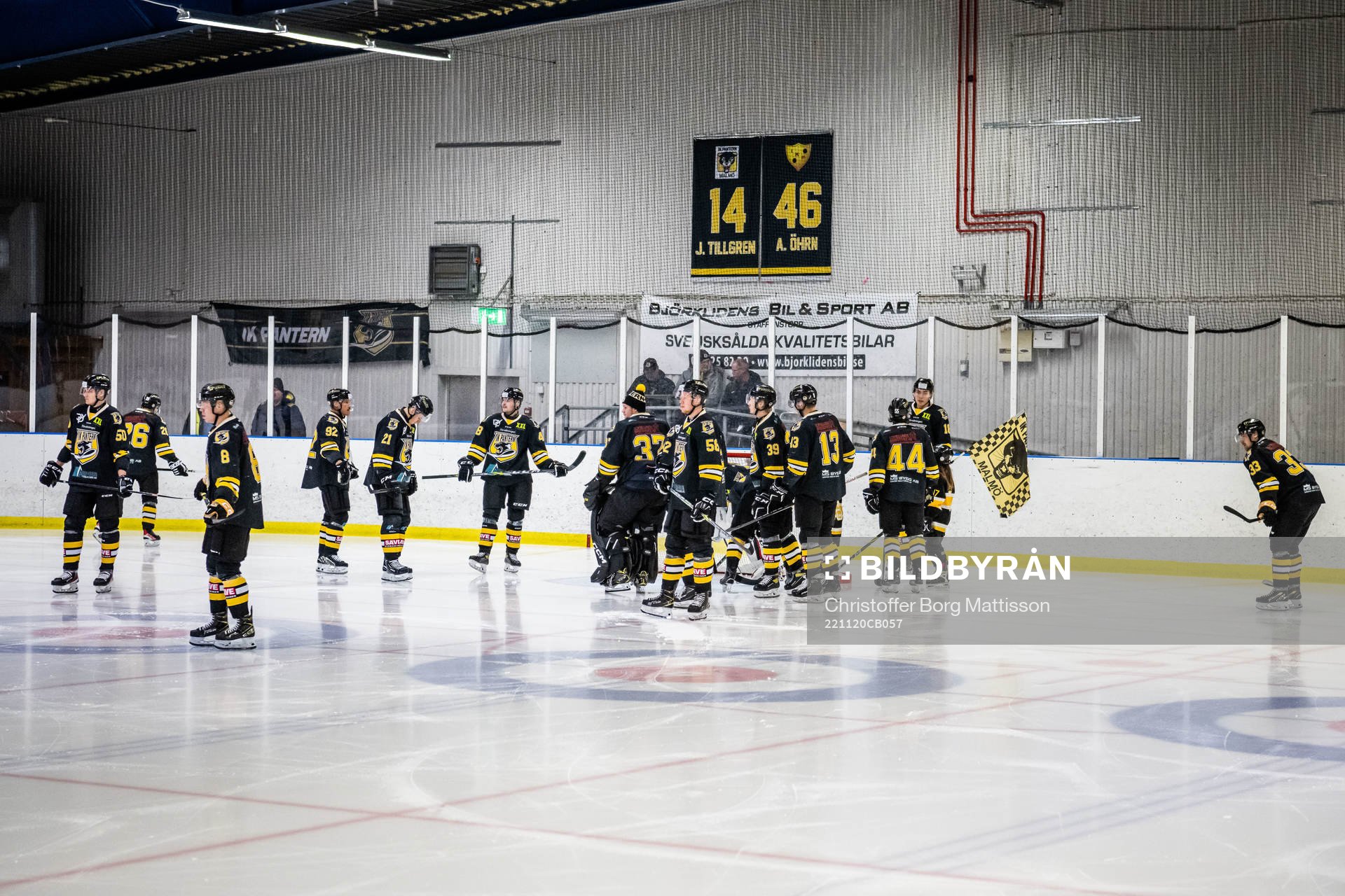 Panterns spelare samlas