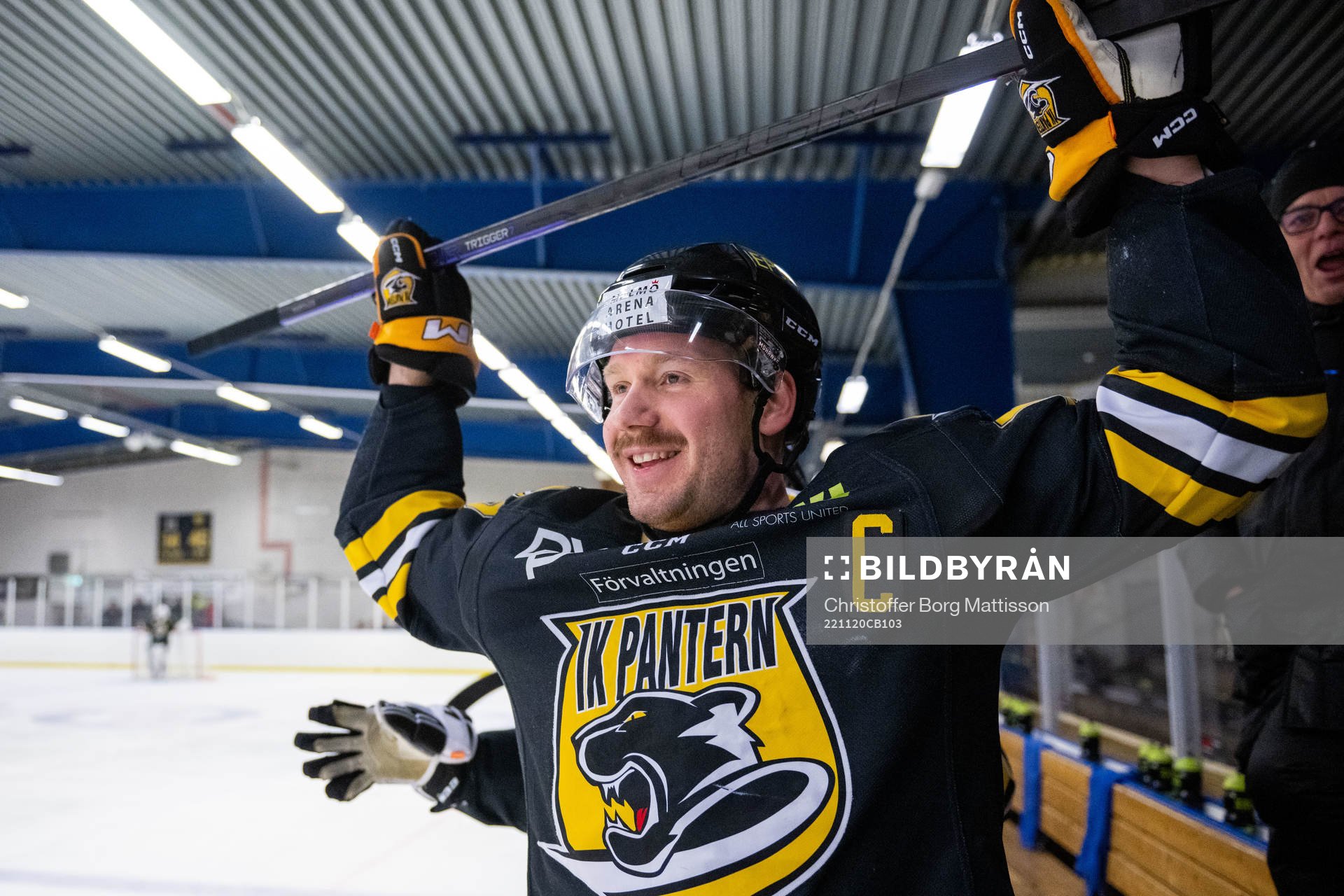 Panterns Viktor Holmkvist jublar