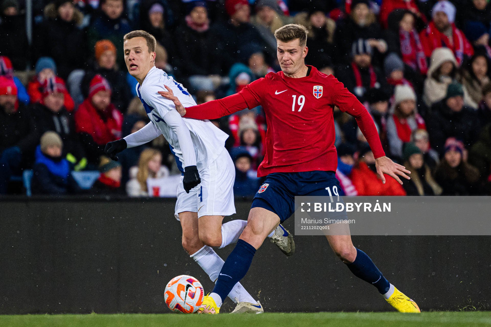 Robert Ivanov of Finland and Alexander Sørloth of Norway during the International friendly football match between Norway and Finland on November 20, 2022 in Oslo.
