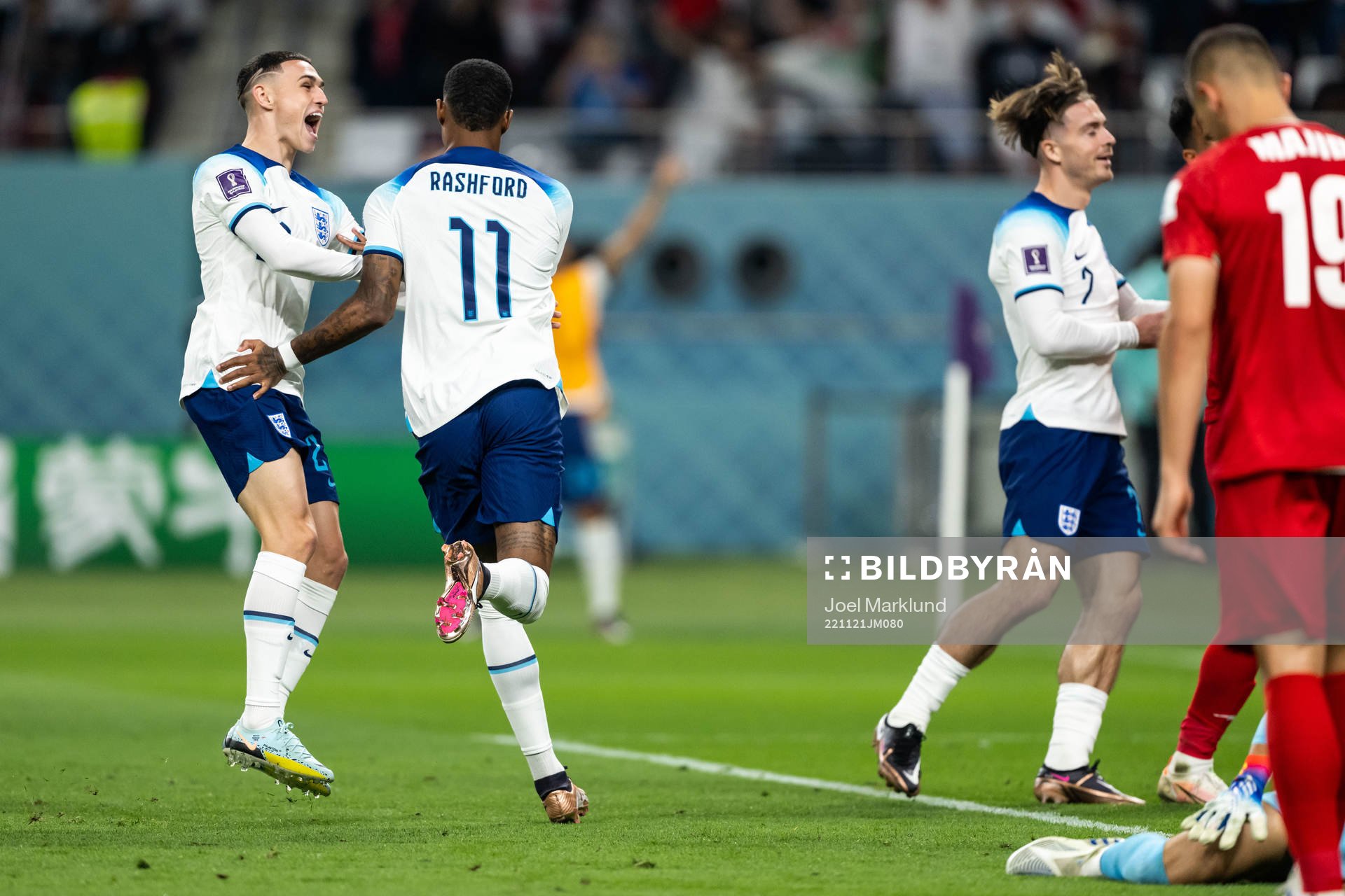 Phil Foden and Marcus Rashford of England celebrate 5-1