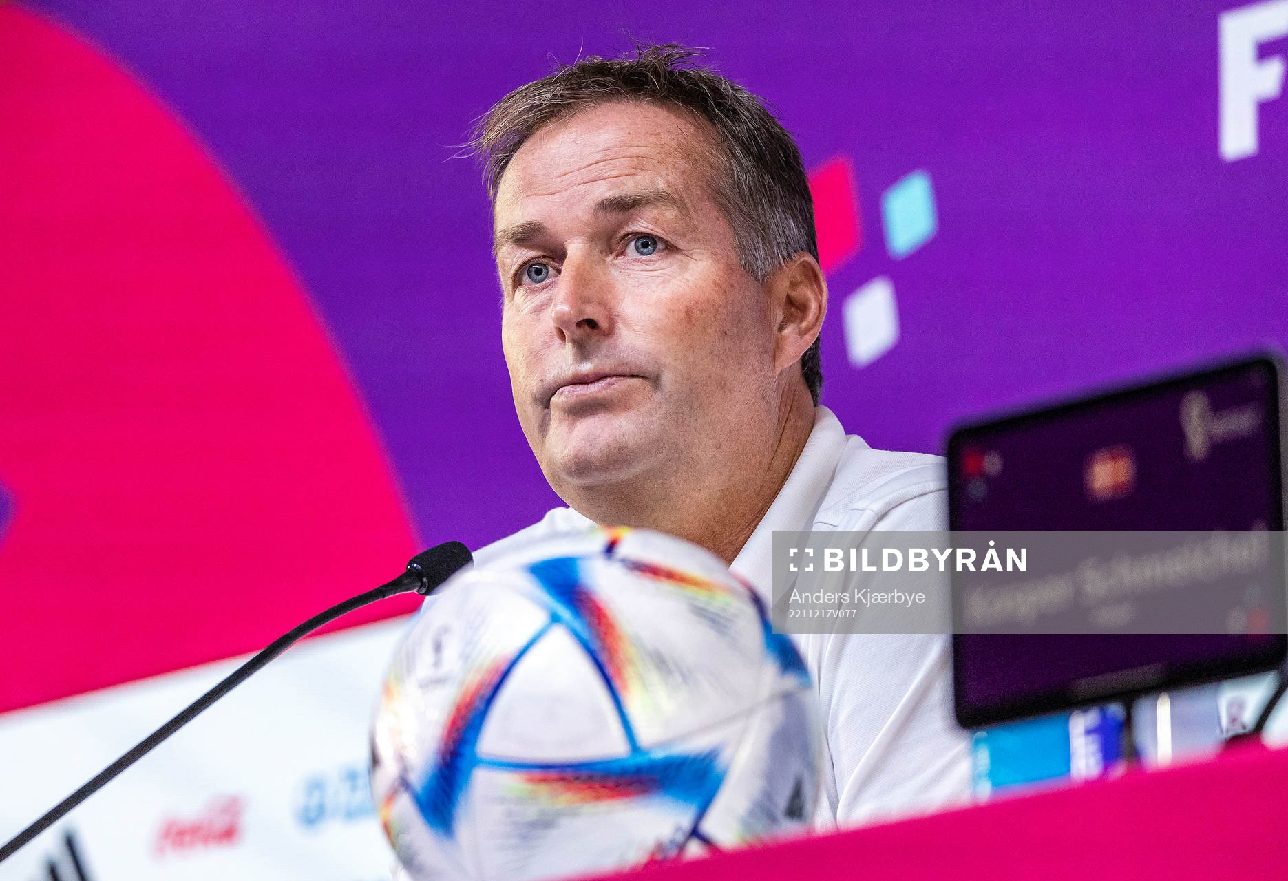  [DK=20221121: Herrelandsholdet pressemøde i Doha, Qatar - Kasper Hjulmand, landstræner Danmark][UK=20221121: Denmark National Team pressconference in Doha, Qatar - Kasper Hjulmand, coach Danmark]