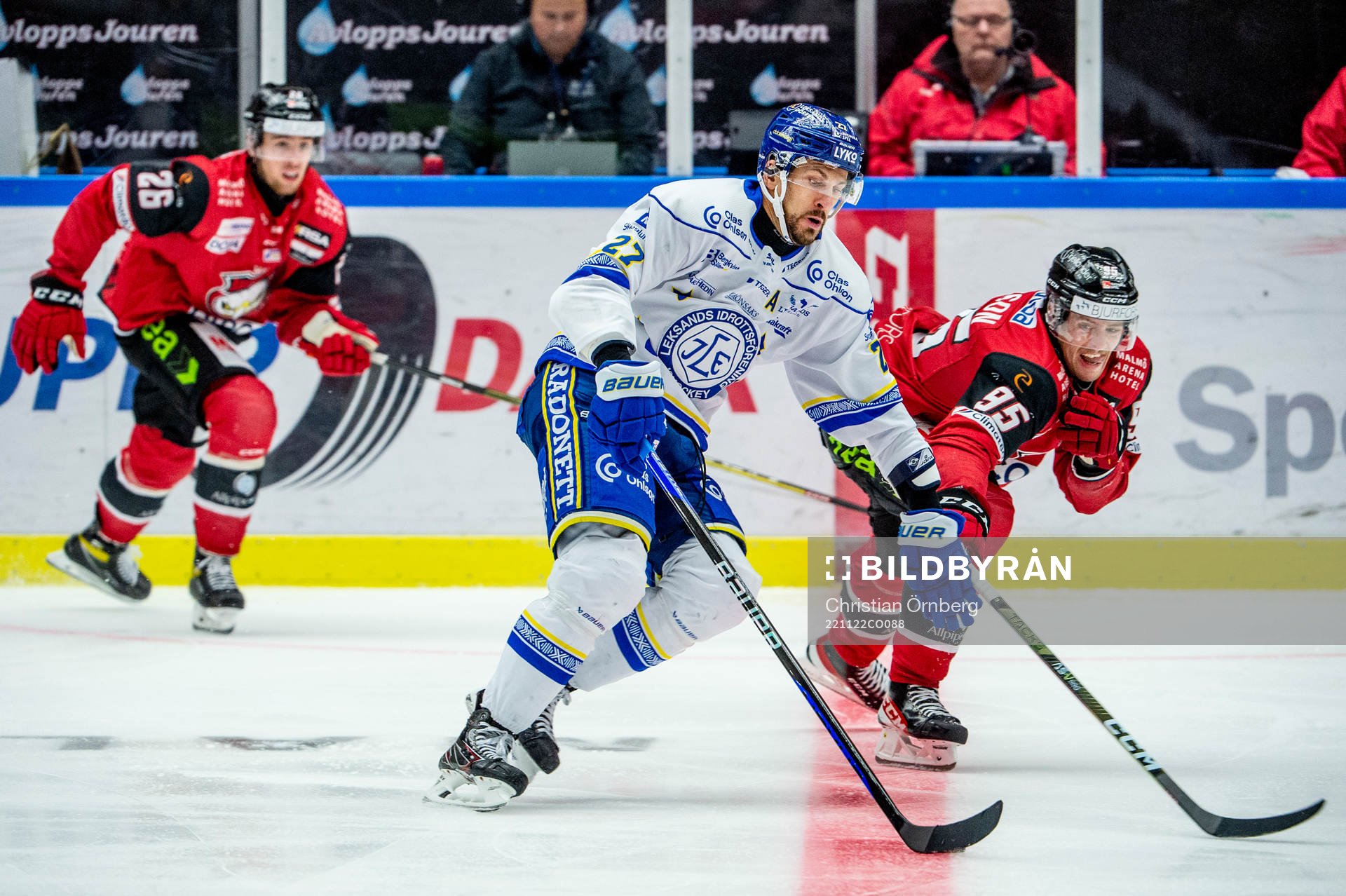 Leksands Marek Hrivik mot Malmö Redhawks Carl Persson och