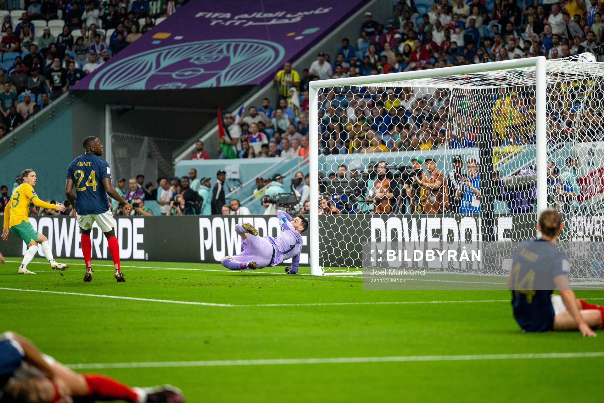 Craig Goodwin of Australia scores the 0-1 goal behind