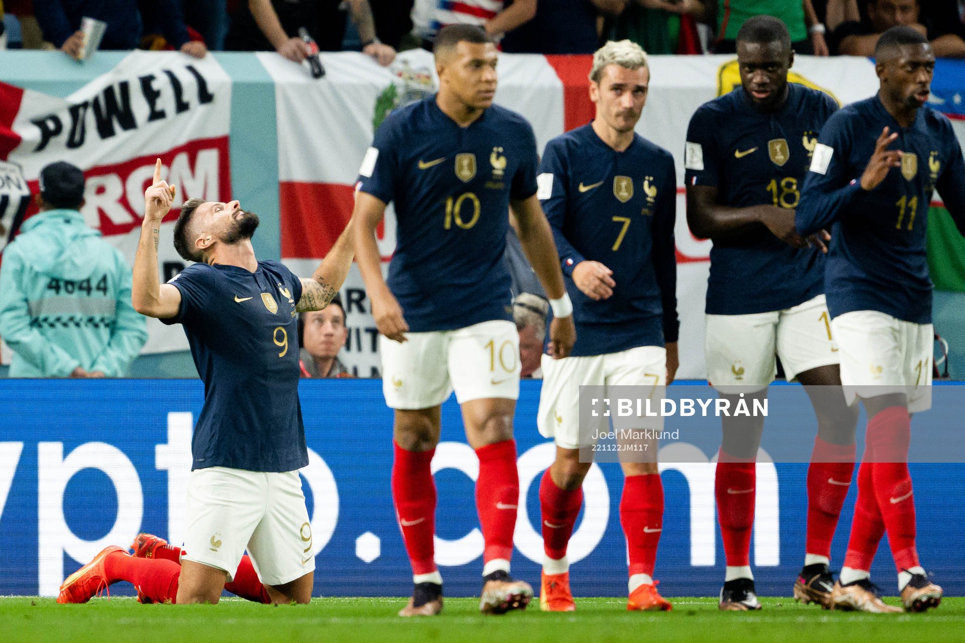 Olivier Giroud of France celebrates the 2-1 goal