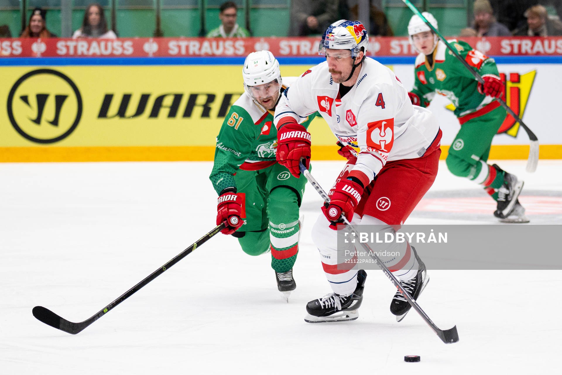 Ludvig Larsson of Rögle and Andrew MacWilliam of RB