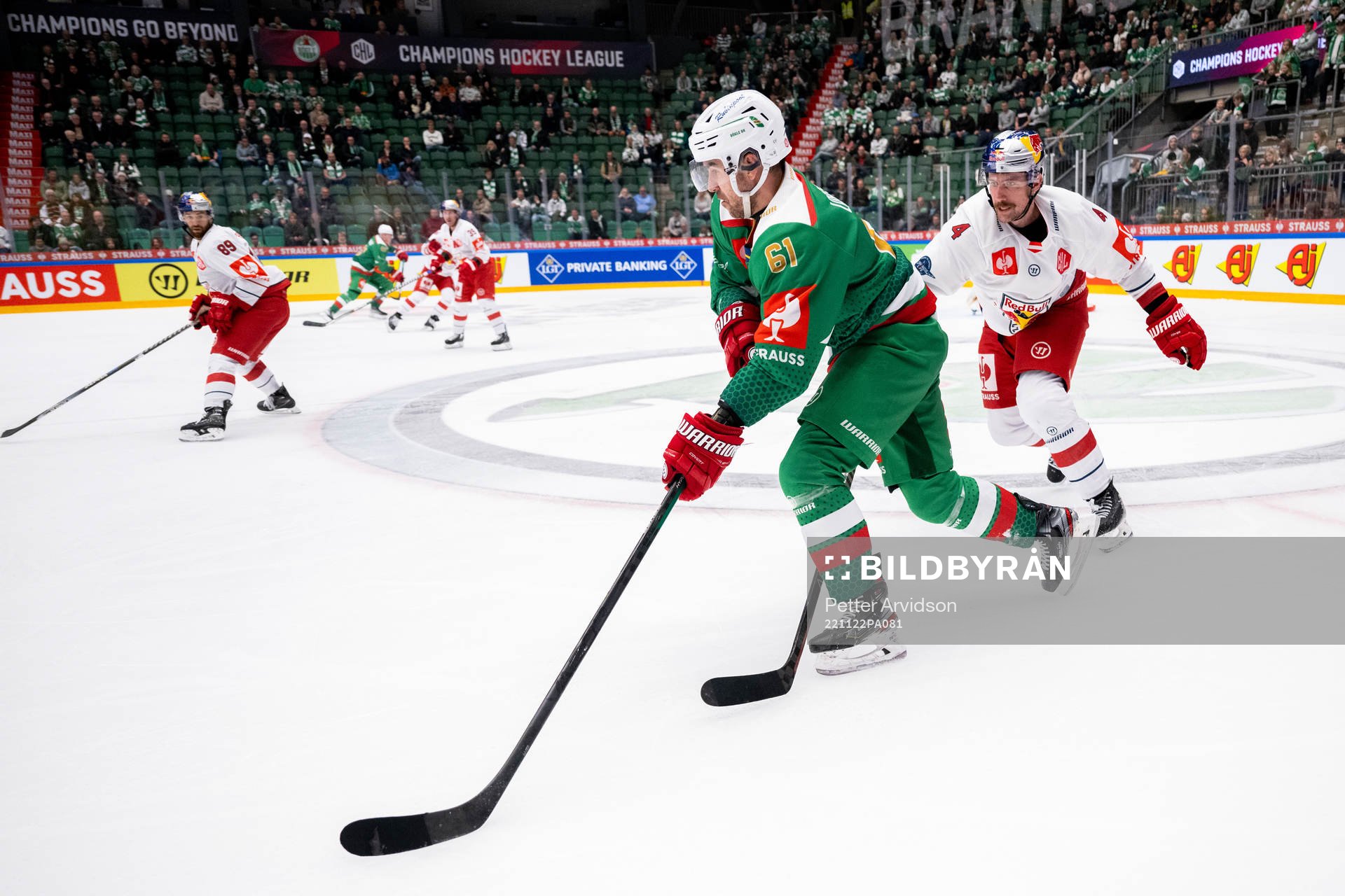 Ludvig Larsson of Rögle and Andrew MacWilliam of RB