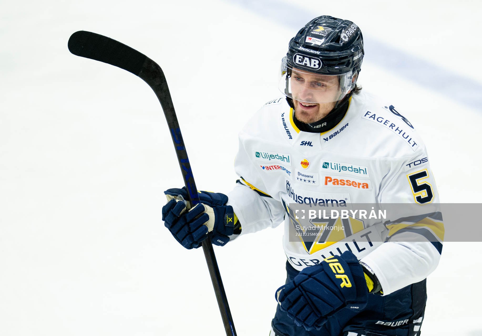 HV71s Fredrik Forsberg jublar