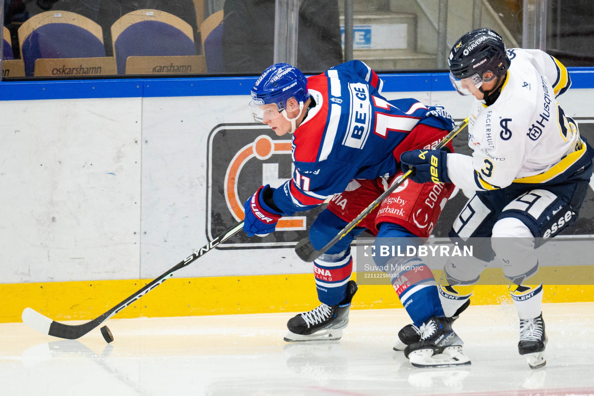 Oskarshamns Antti Suomela och HV71s Daniel Glad