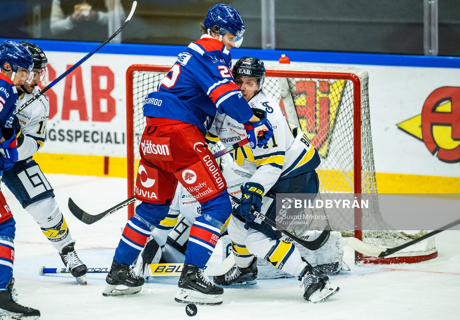 Oskarshamns John Dahlström och HV71s Tyler Vesel