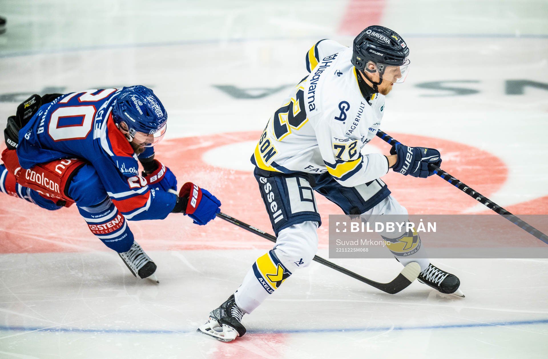 Oskarshamns Hynek Zohorna och HV71s Jonathan Davidsson
