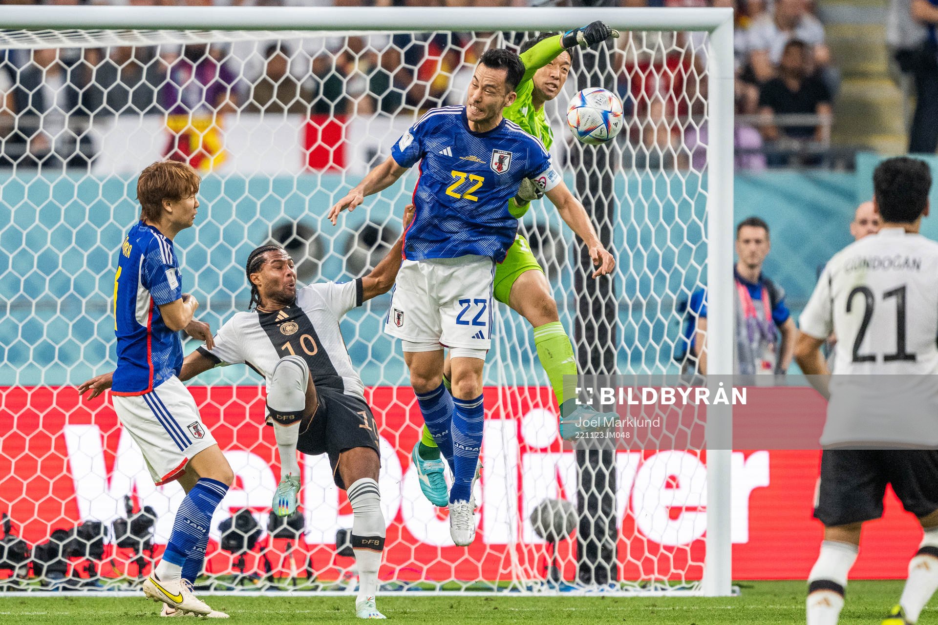 Kou Itakura, Maya Yoshida and goalkeeper Shuichi Gondaof