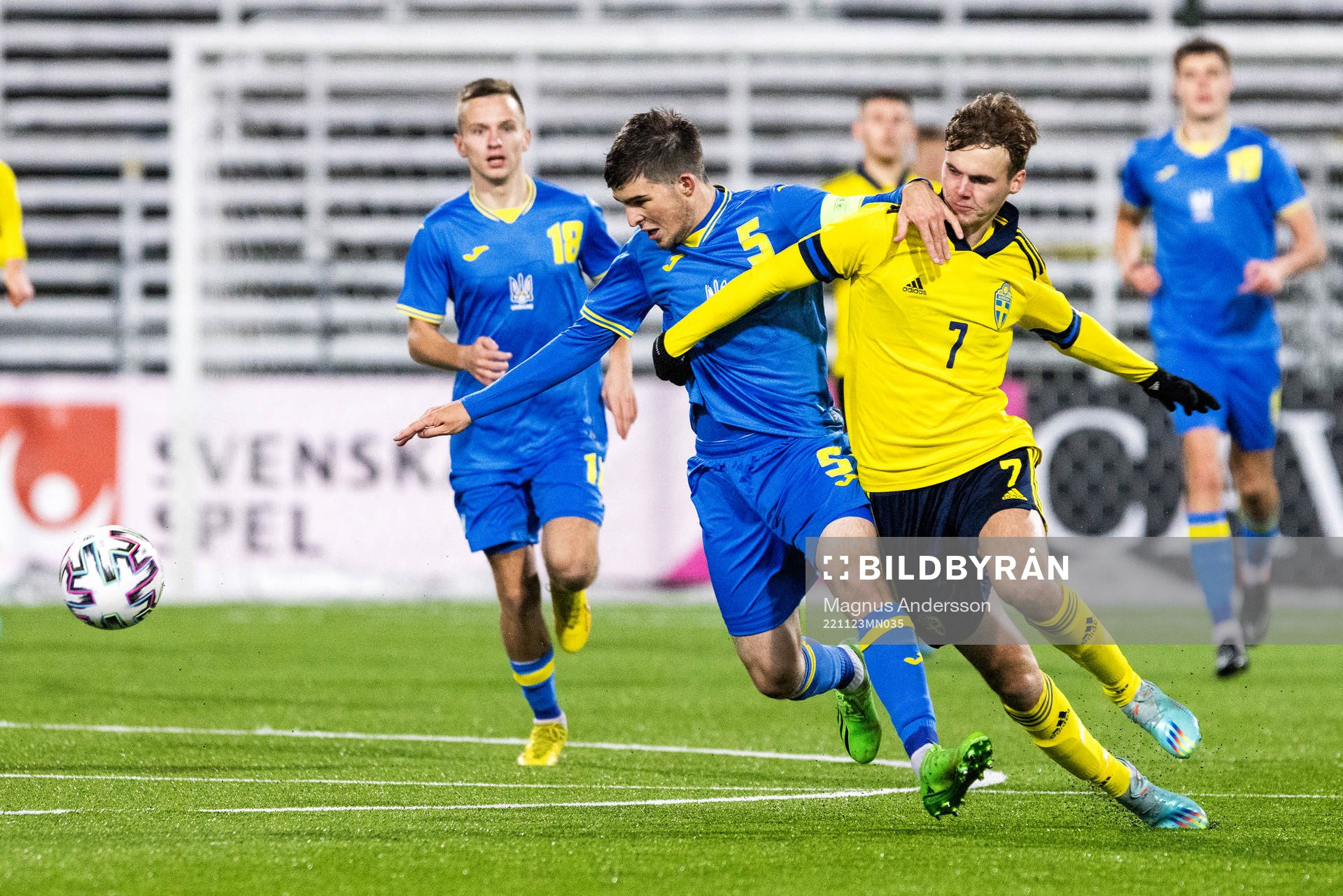 Ukrainas Andrii Buleza Sveriges Williot Swedberg