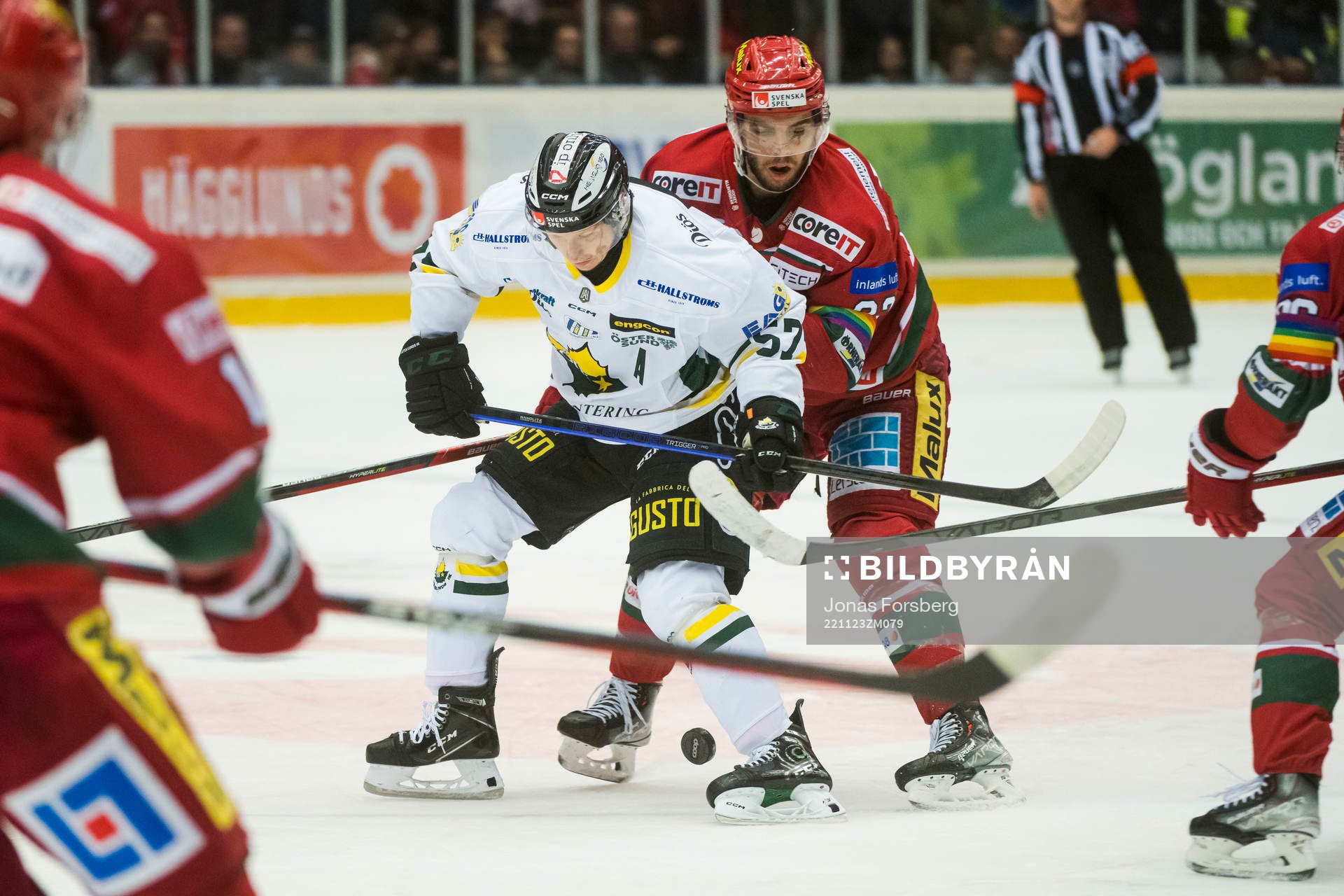 Östersunds Karl Johansson och Modos Josh Dickinson