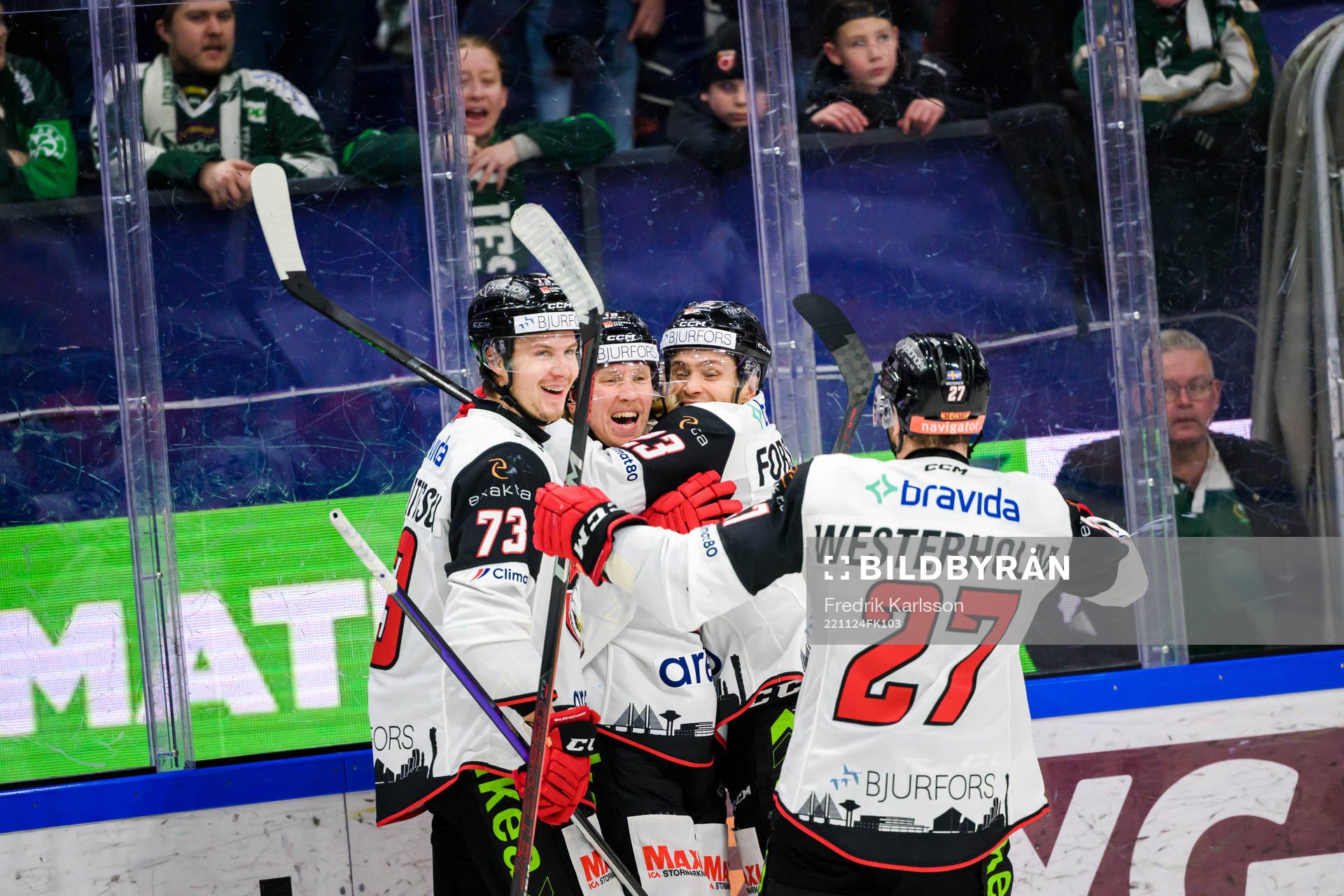 Malmö Redhawks Marcus Sylvegård jublar