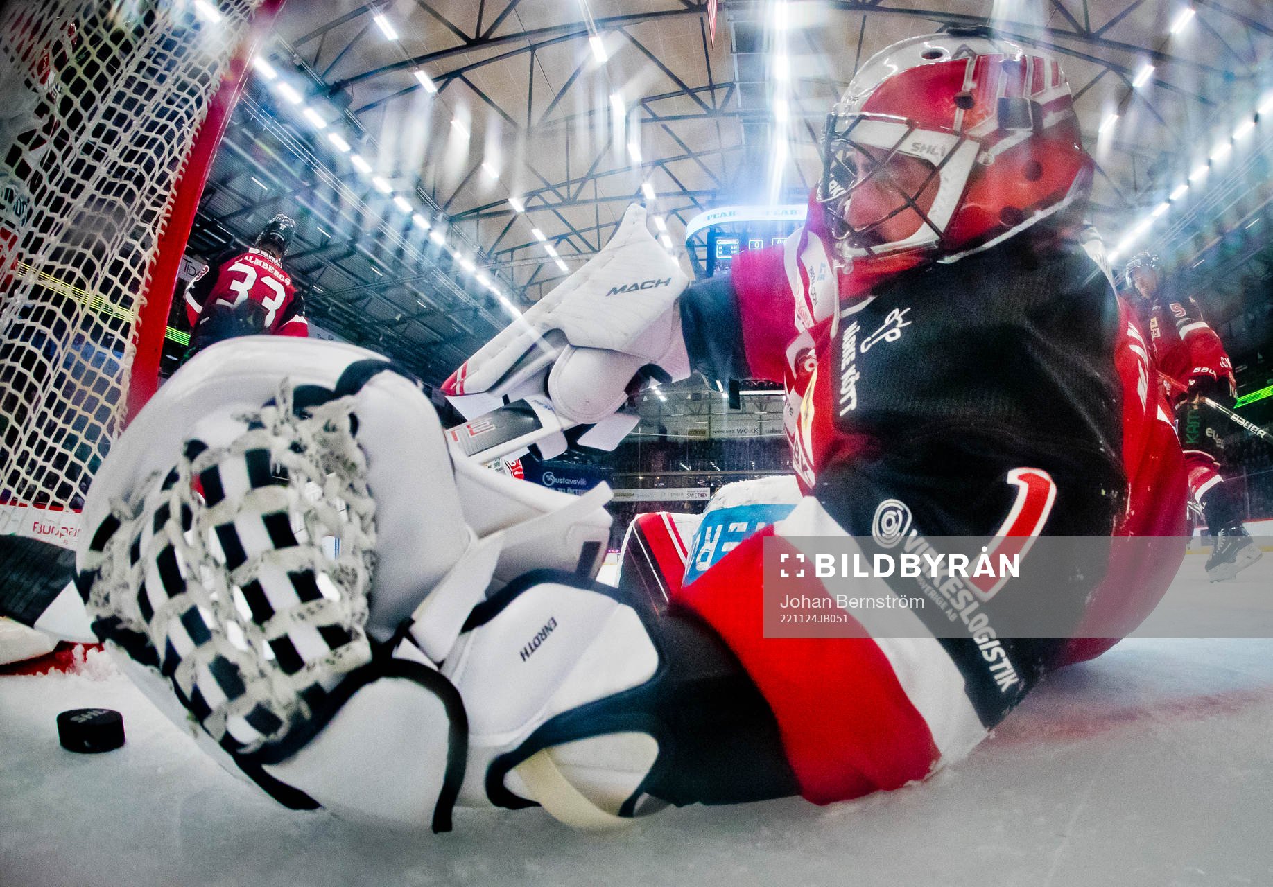 Örebros målvakt Jhonas Enroth vid 0-2 målet