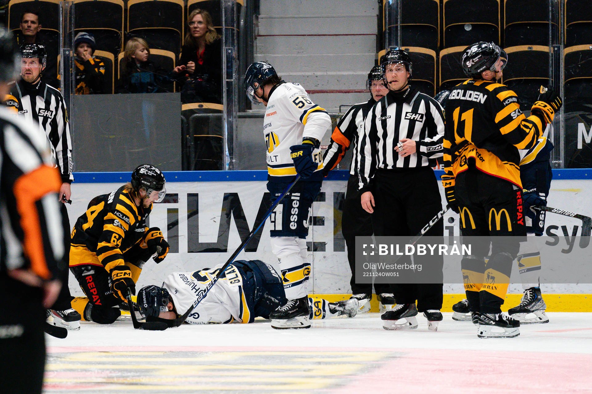 HV71s Daniel Glad utgår skadad