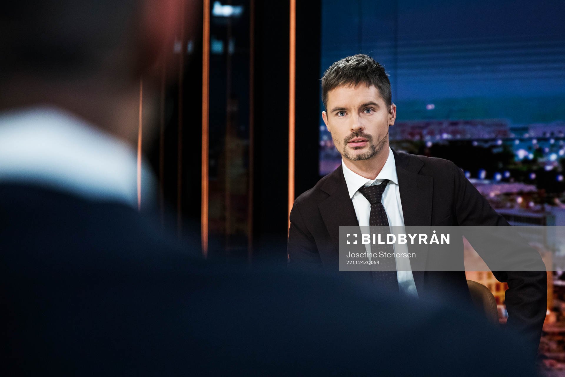 Mikael Lustig under VM-sändningen hos TV4 den 24 november 2022 i Stockholm. 
