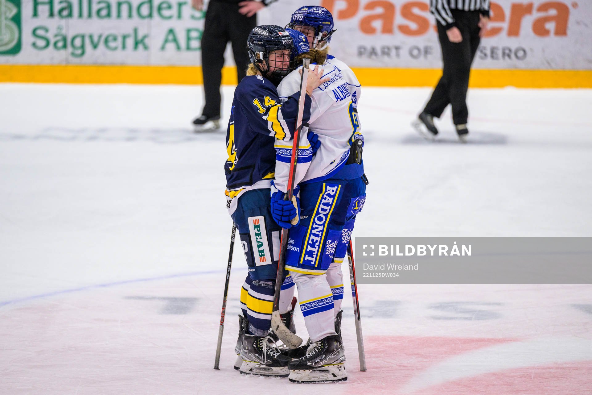 HV71s Agnez Svensson och Leksands Ella Albinsson