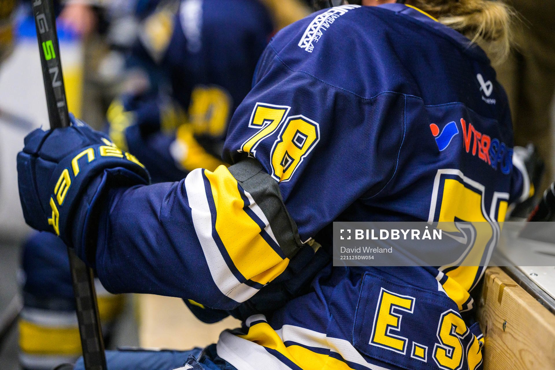 HV71s Elin Svensson bär sorgband för att hedra Börje