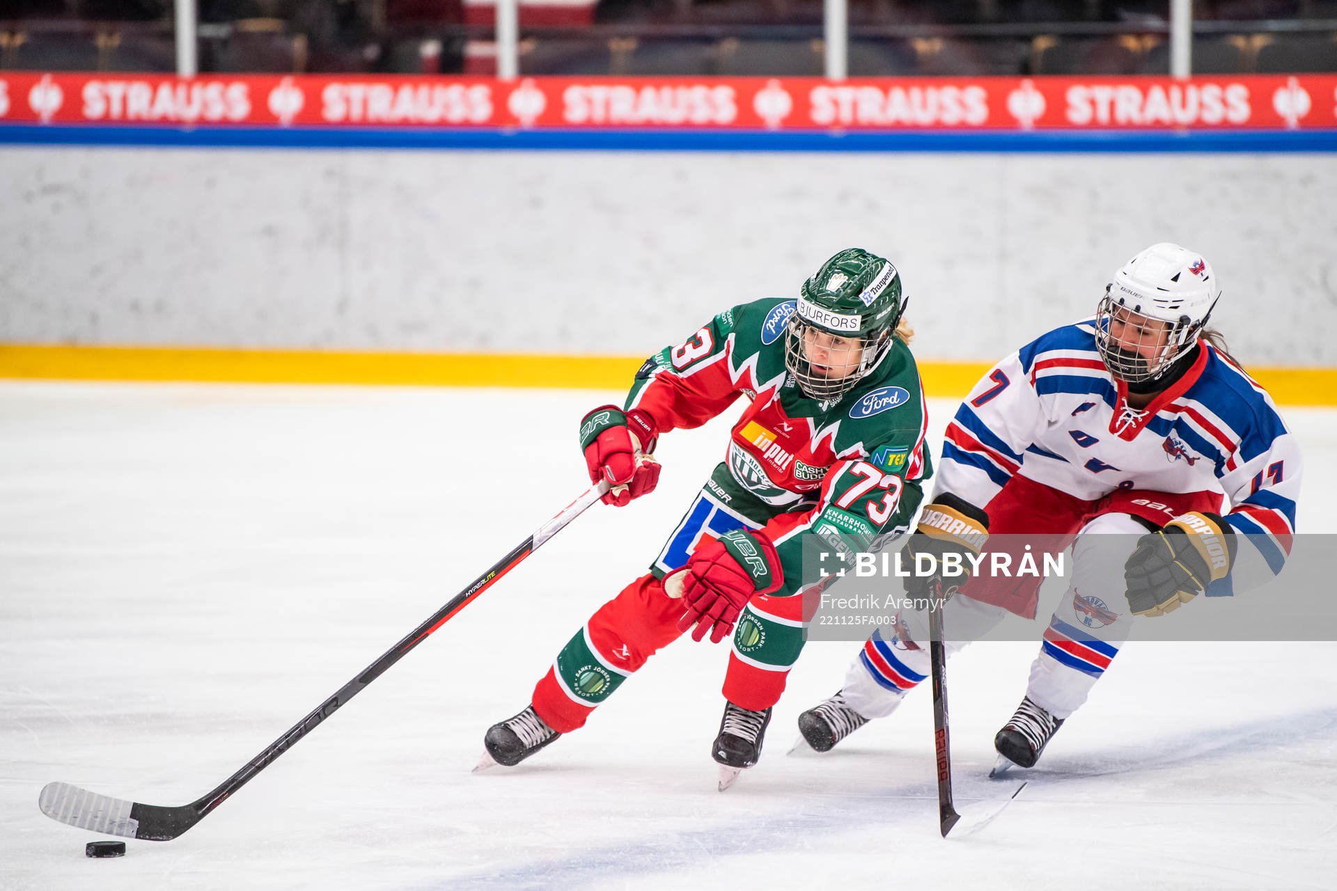 Frölundas Ella Thorbard och Hovås Alexandra Carlbom