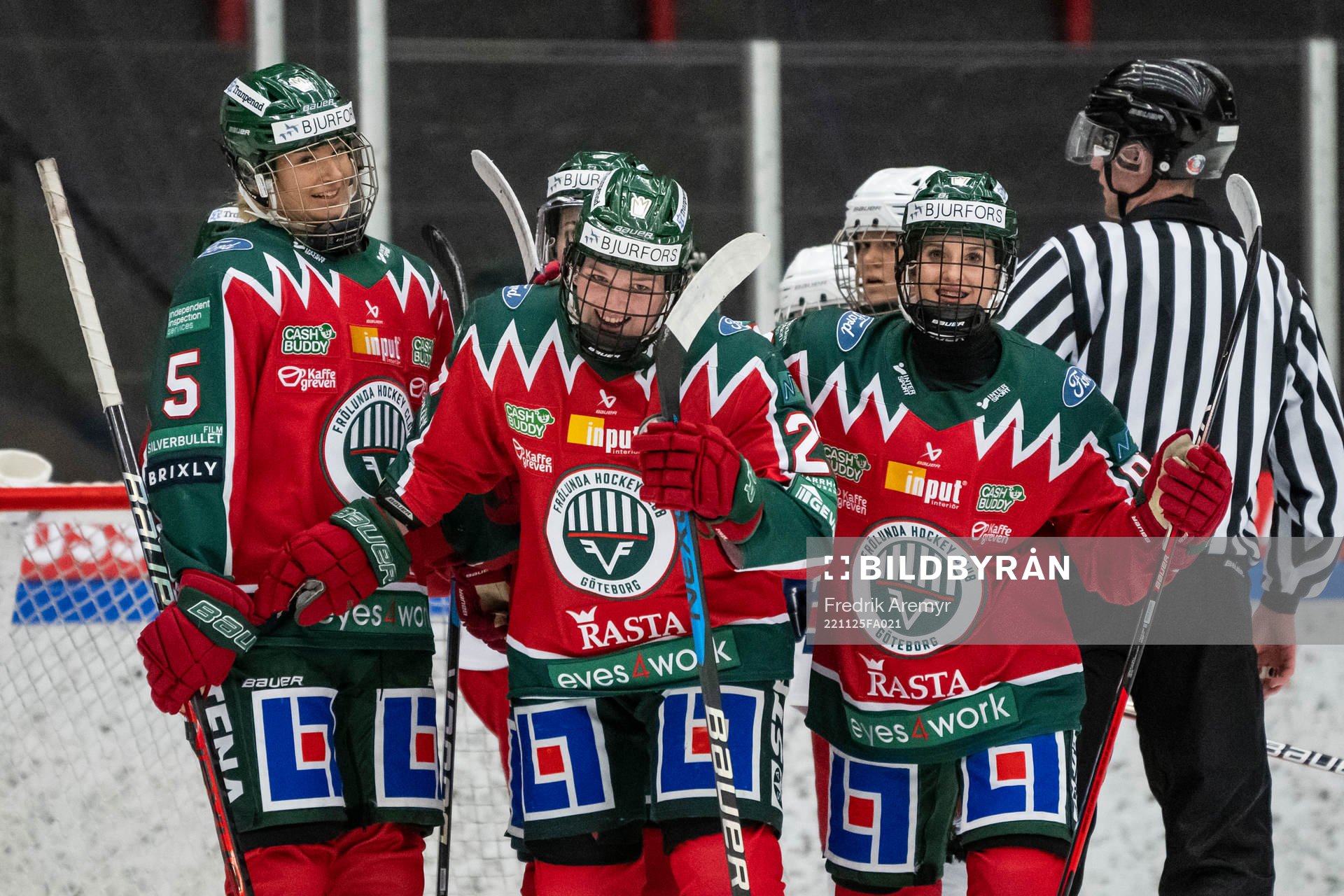 Frölundas Ebba Strandberg, Sarah-Eve Coutu-Godbout och