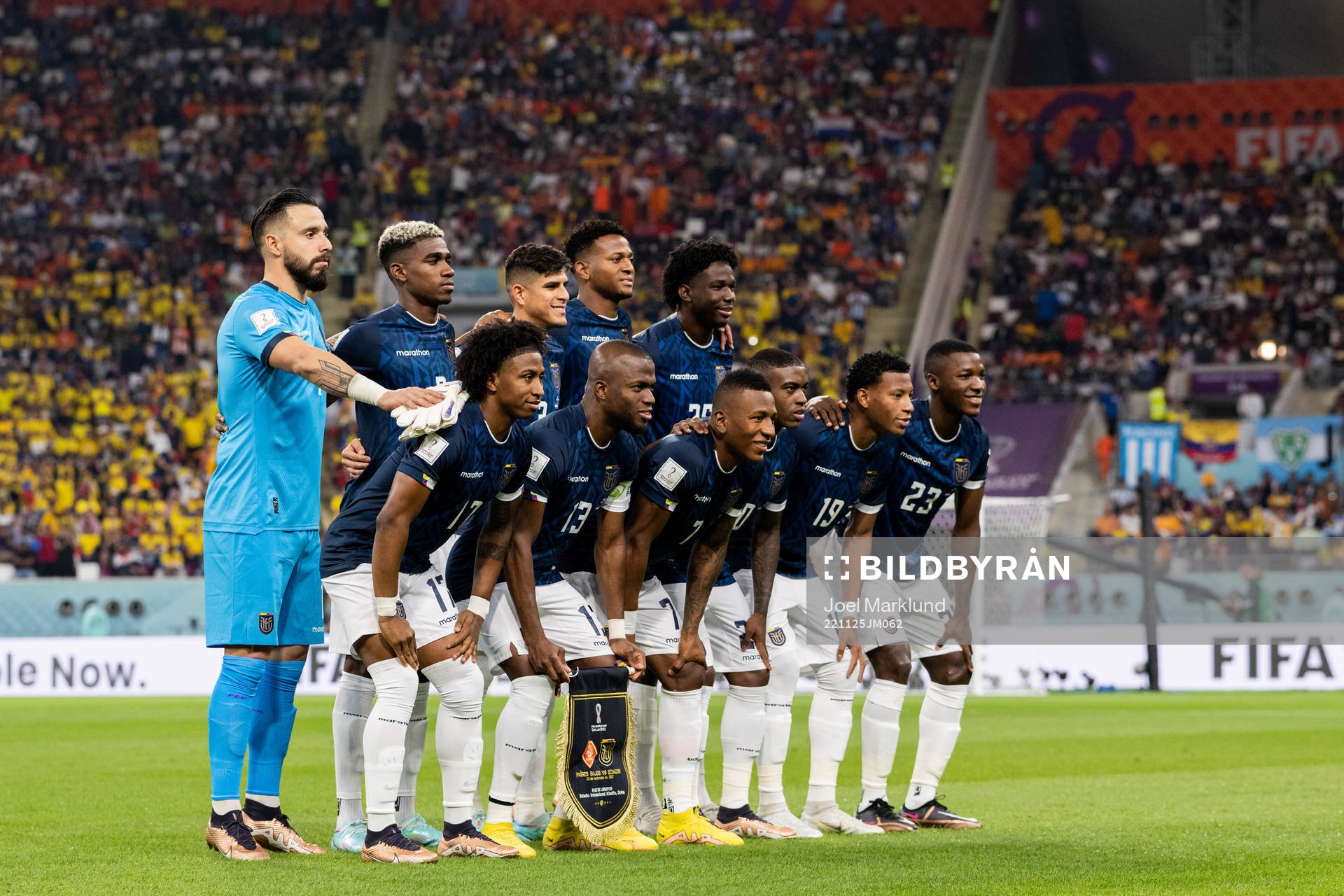 The starting eleven of Ecuador pose for a photo
