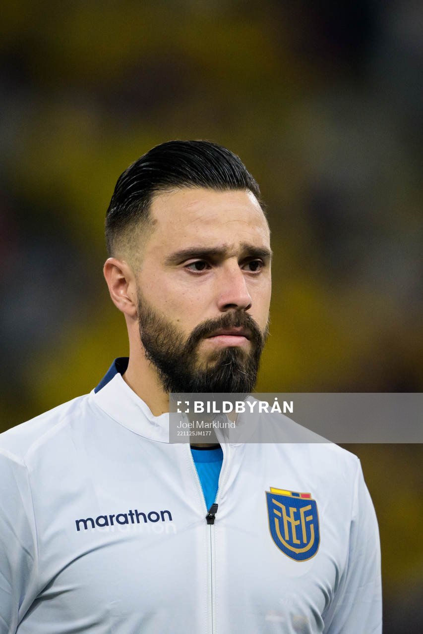 Goalkeeper Herman Galindez of Ecuador