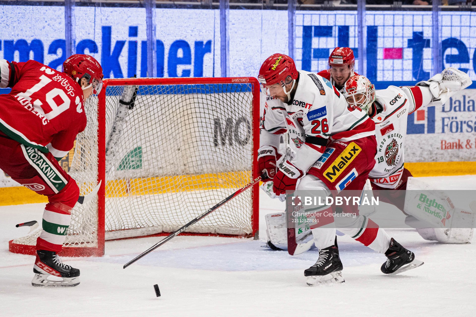 Moras Axel Sundberg, Modos Emil Wahlberg och målvakt