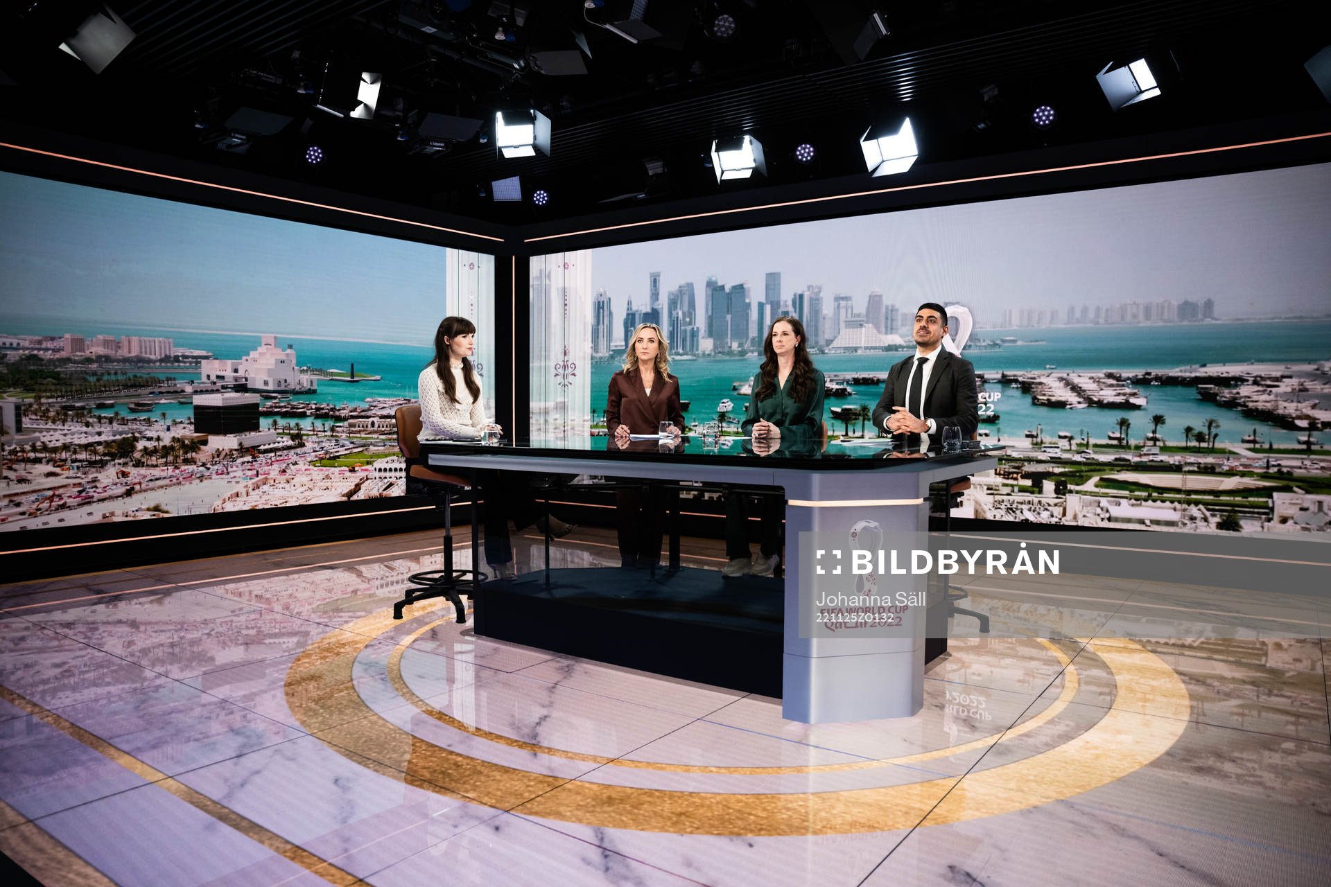 Vicki Blommé, Frida Nordstrand, Lotta Schelin och Siavoush Fallahi under VM-sändningen hos TV4 denden 25 november 2022 i Stockholm. 
