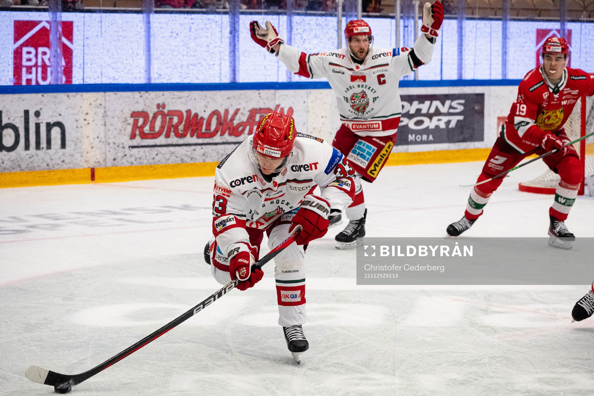 Modos Daniel Mannberg, Emil Wahlberg  och Moras Axel