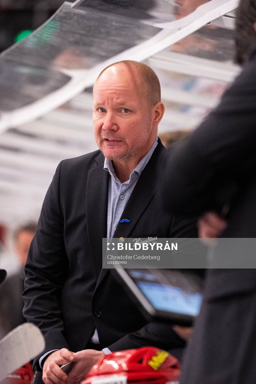 Modos assisterande tränare Jonas Holmström
